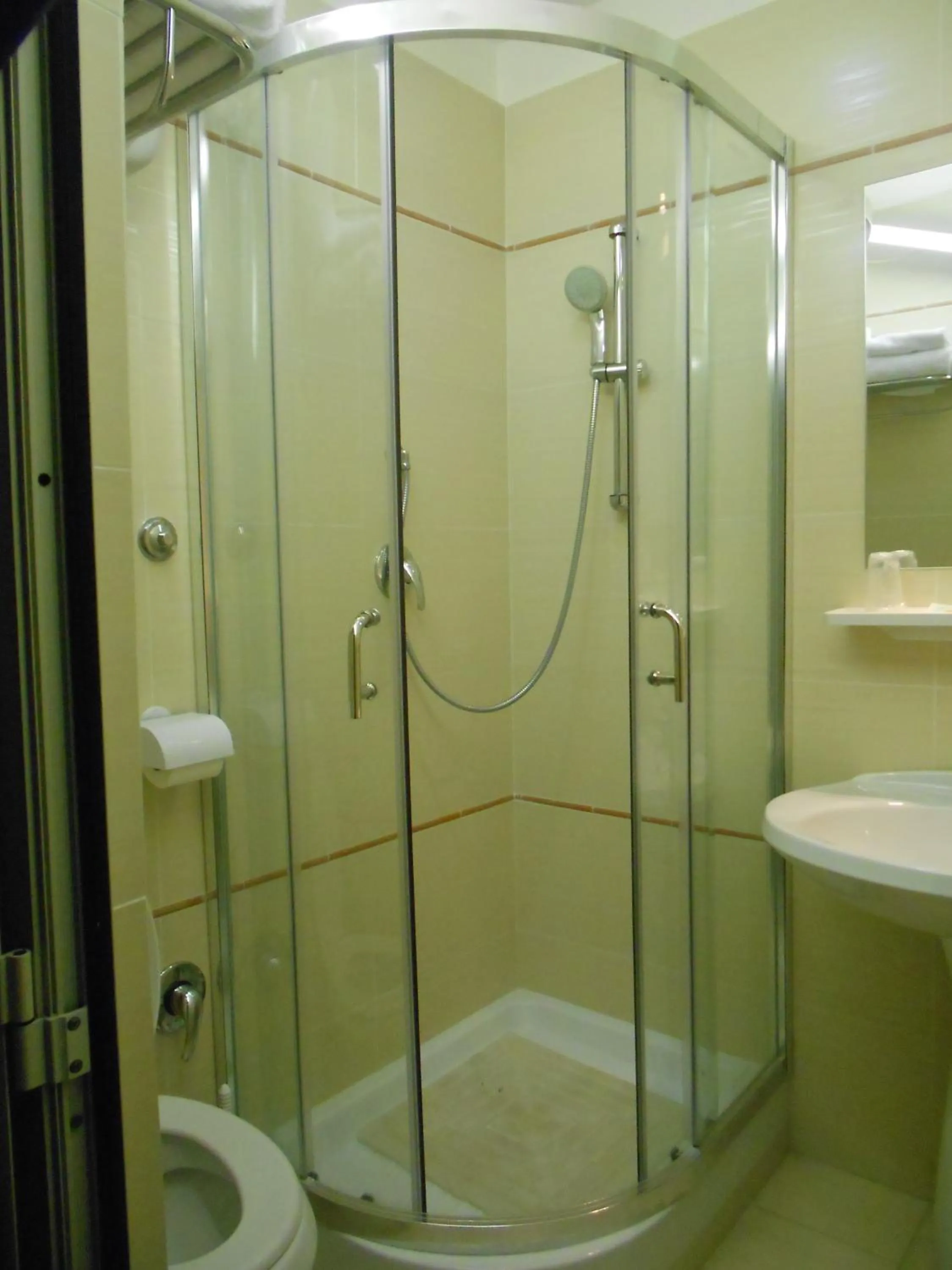 Bathroom in Hotel Concorde