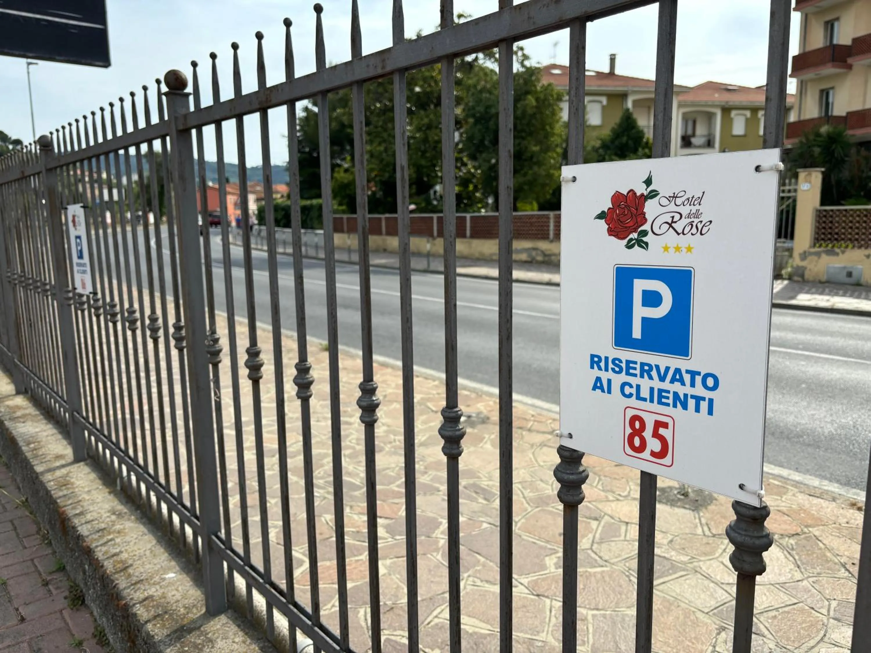 Parking in Hotel Delle Rose