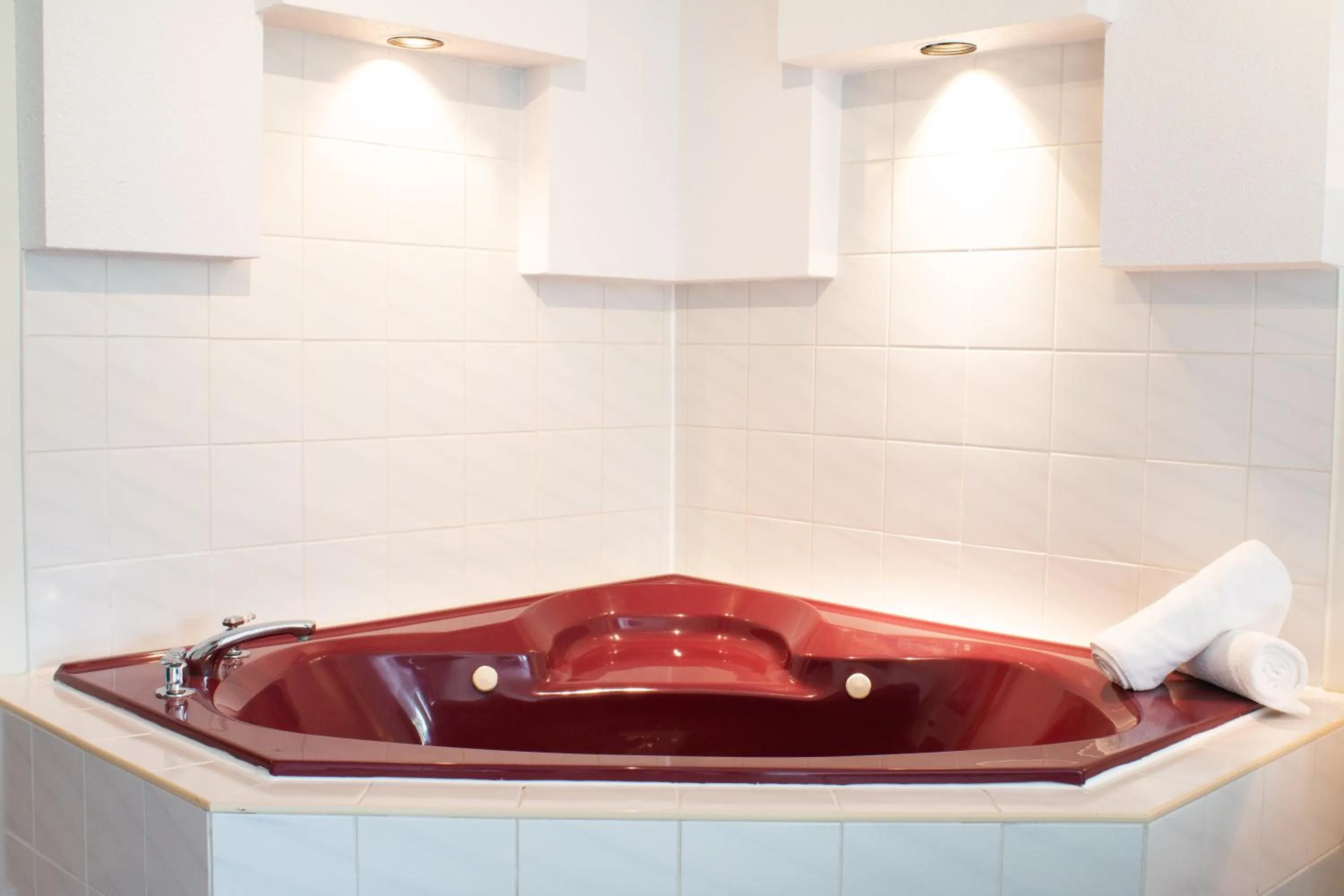 Hot Tub in Hôtel Matha