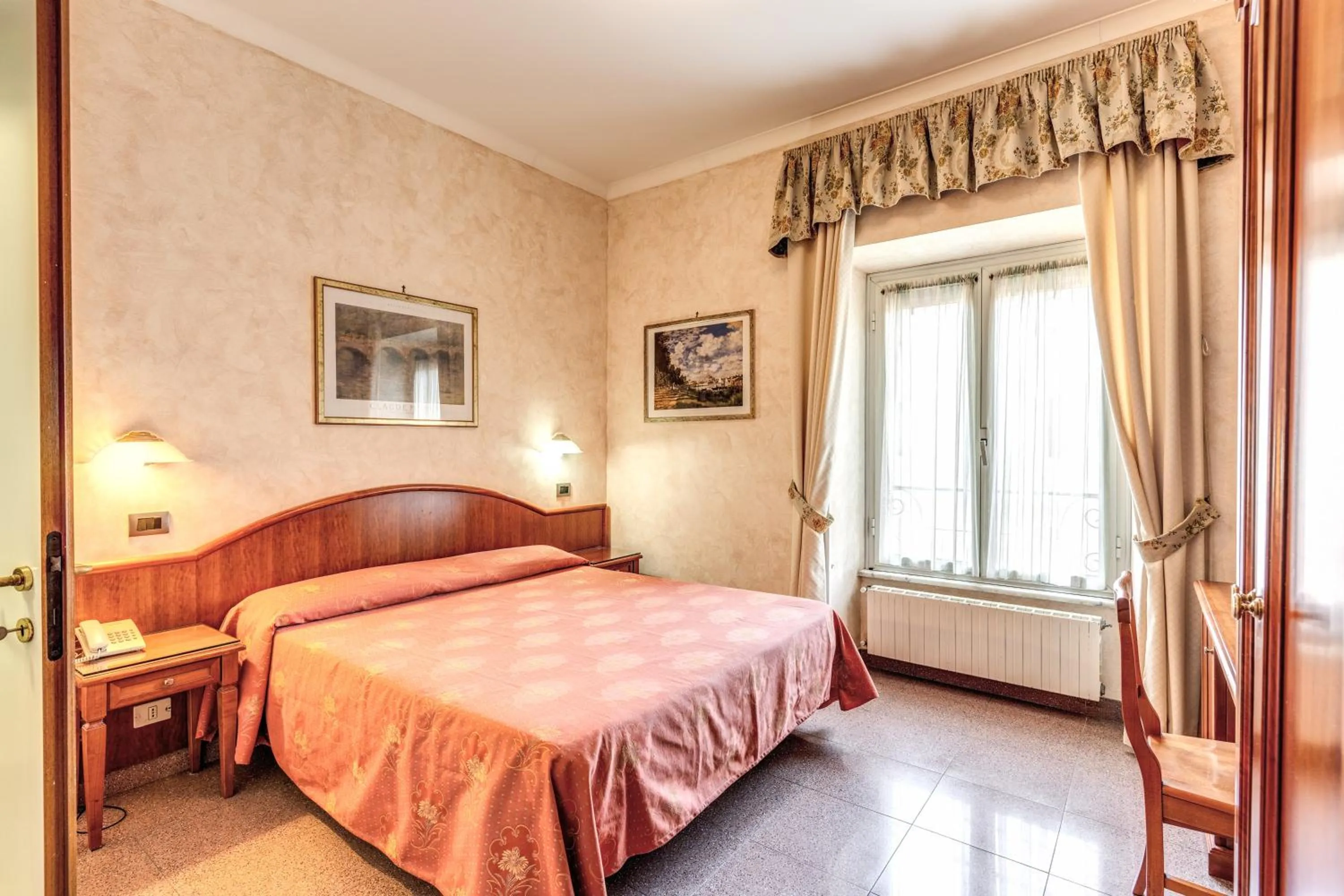 Bedroom, Bed in Hotel Milo