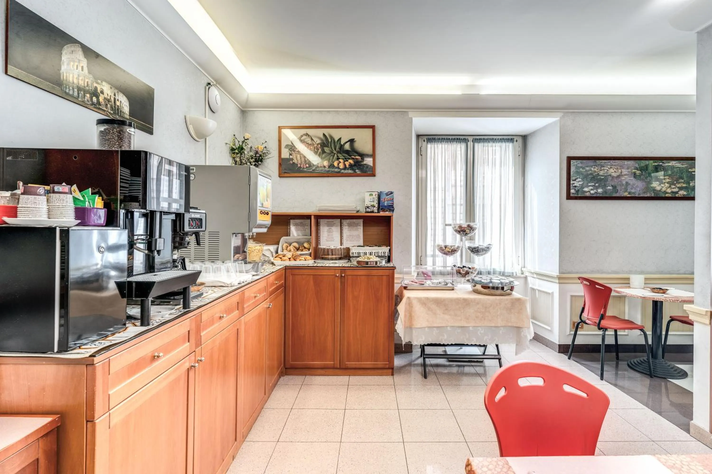 Breakfast in Hotel Milo