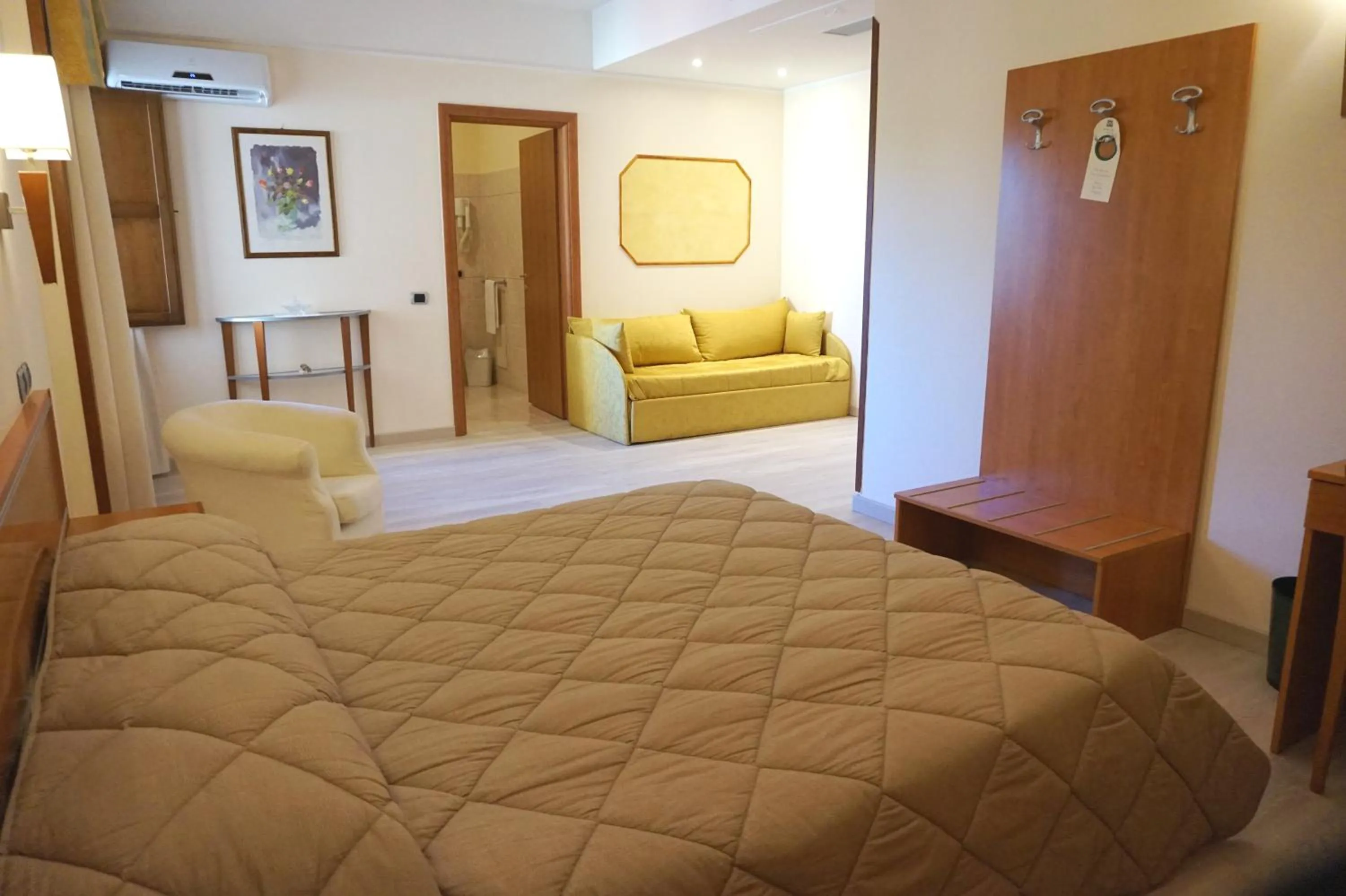 Bedroom, Bed in Bel Sito Hotel Due Torri