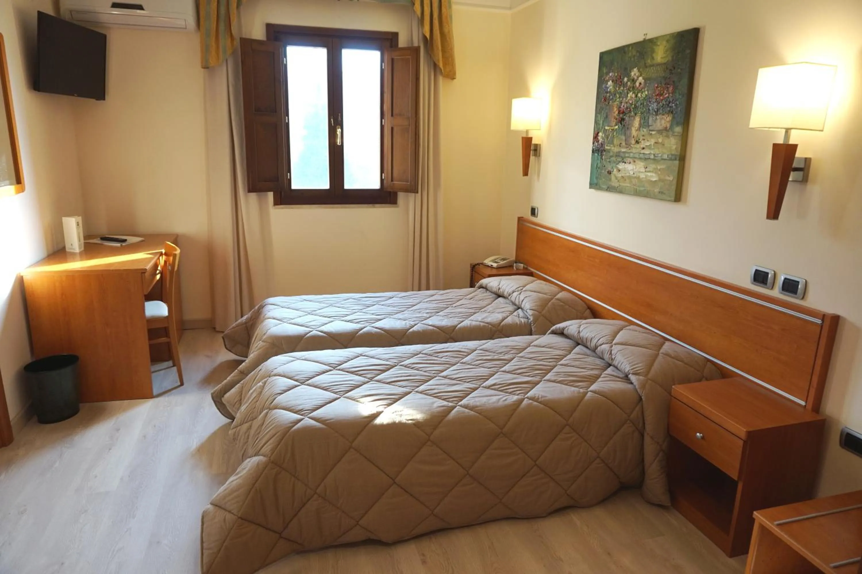 Bedroom, Bed in Bel Sito Hotel Due Torri