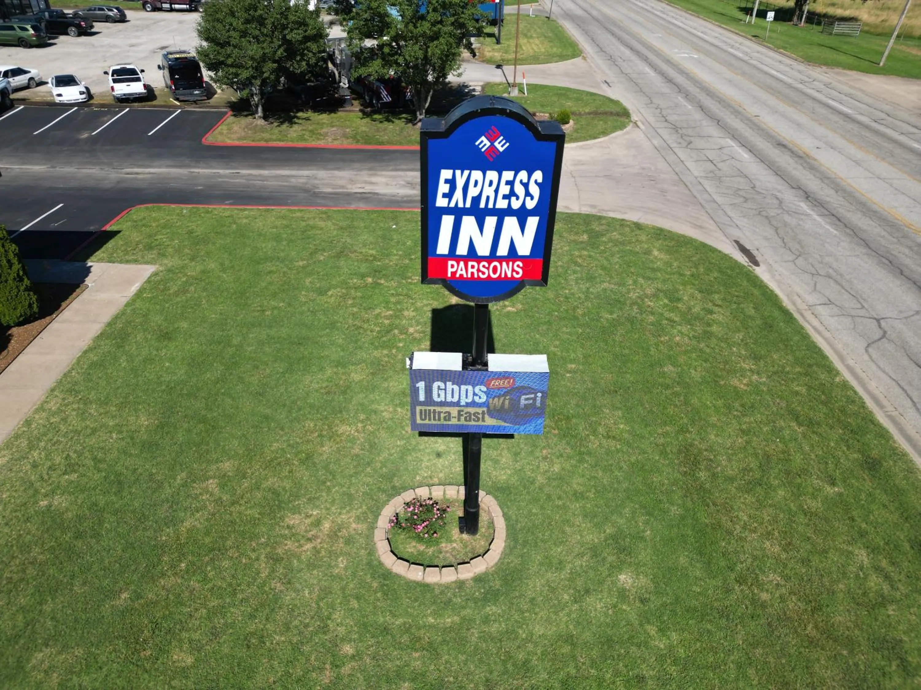 Logo/Certificate/Sign in Express Inn Parsons