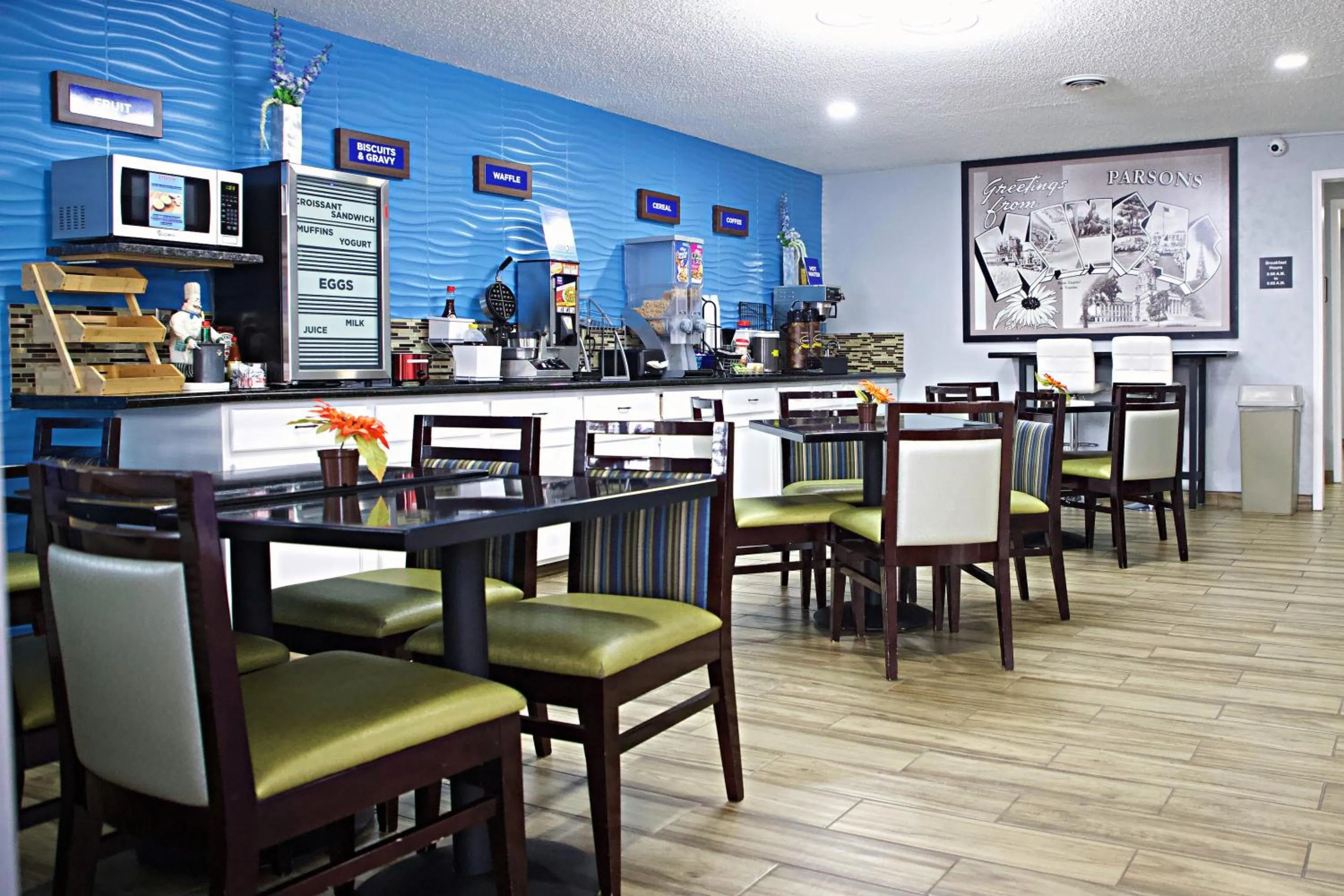 Breakfast in Express Inn Parsons