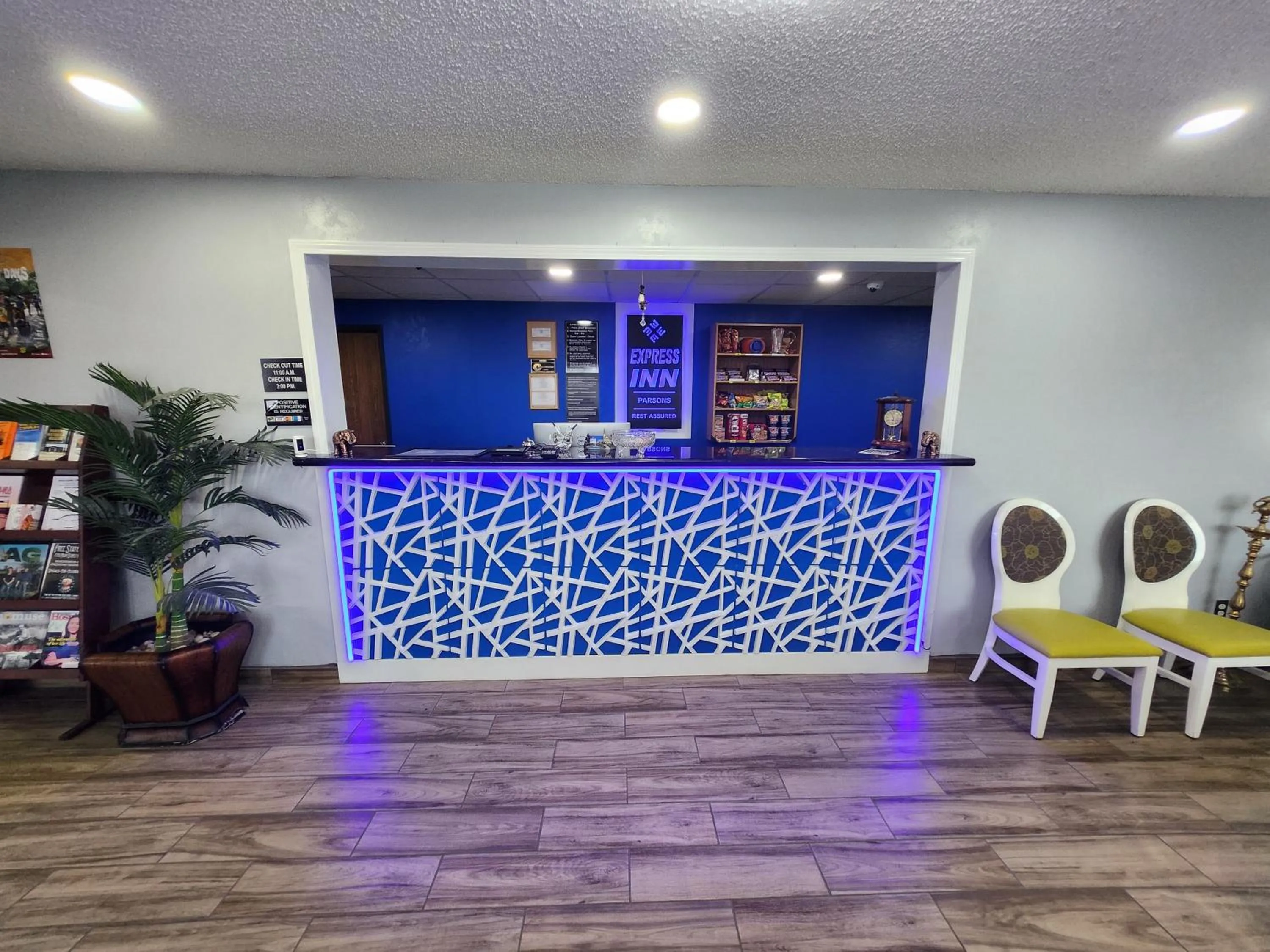 Lobby or reception in Express Inn Parsons