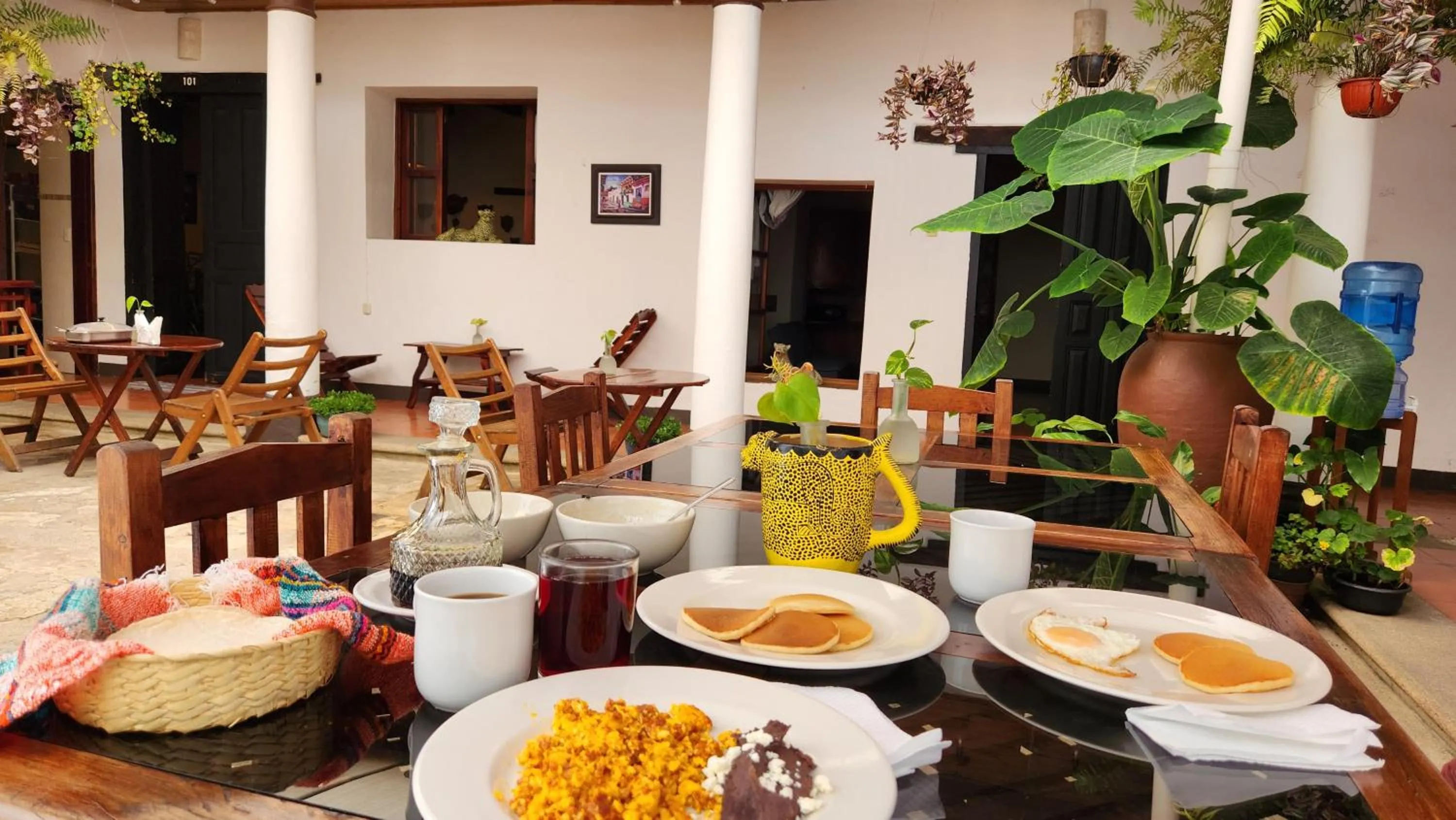 Breakfast in Arte Sano Hotel San Cristobal