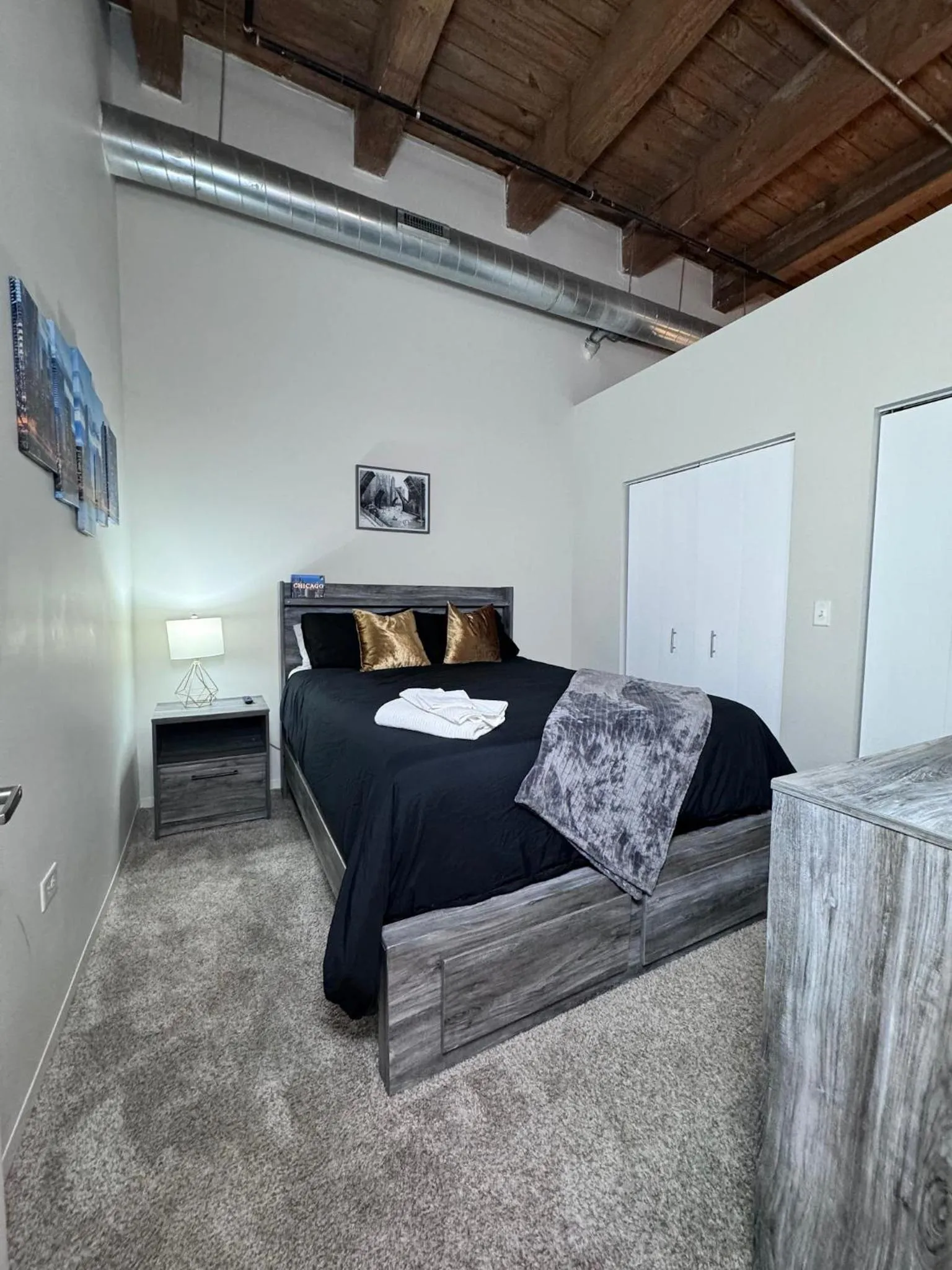 Bedroom, Bed in Luxéry Stay Chicago - Themed Units! Close to Downtown, McCormick Place & Wintrust Arena
