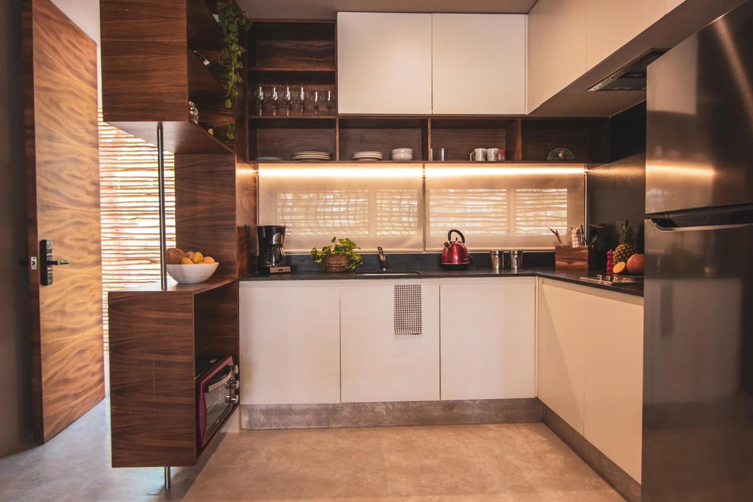 Kitchen or kitchenette in Spacious 2BR apt · Wide balcony w/tub & Yoga deck