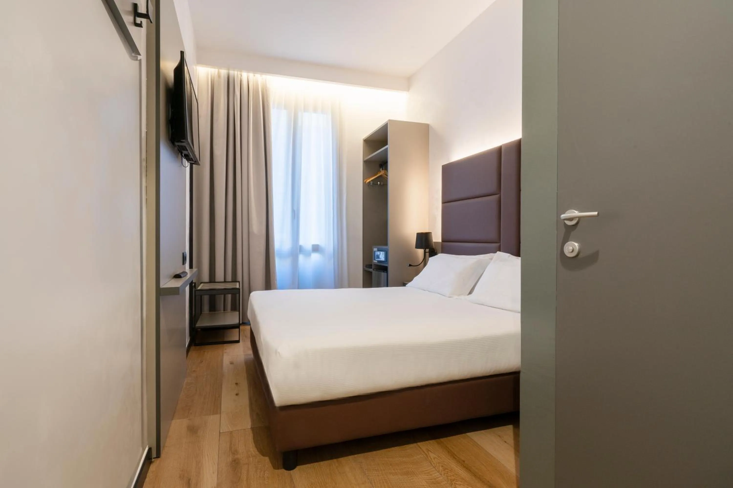 Bedroom, Bed in London Hotel