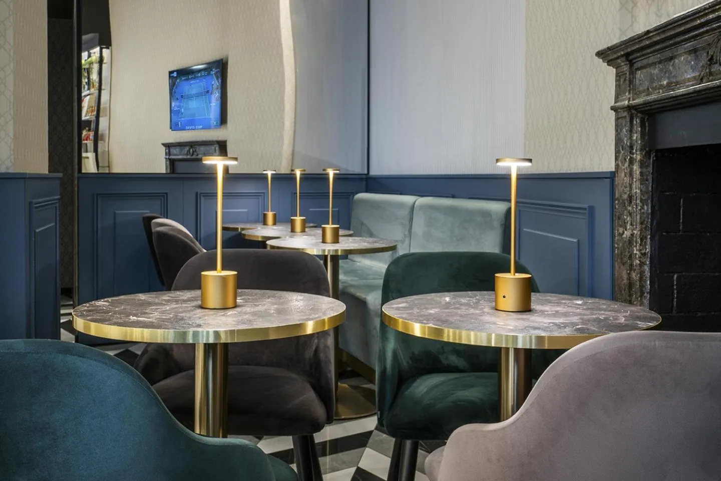 Lounge or bar in London Hotel