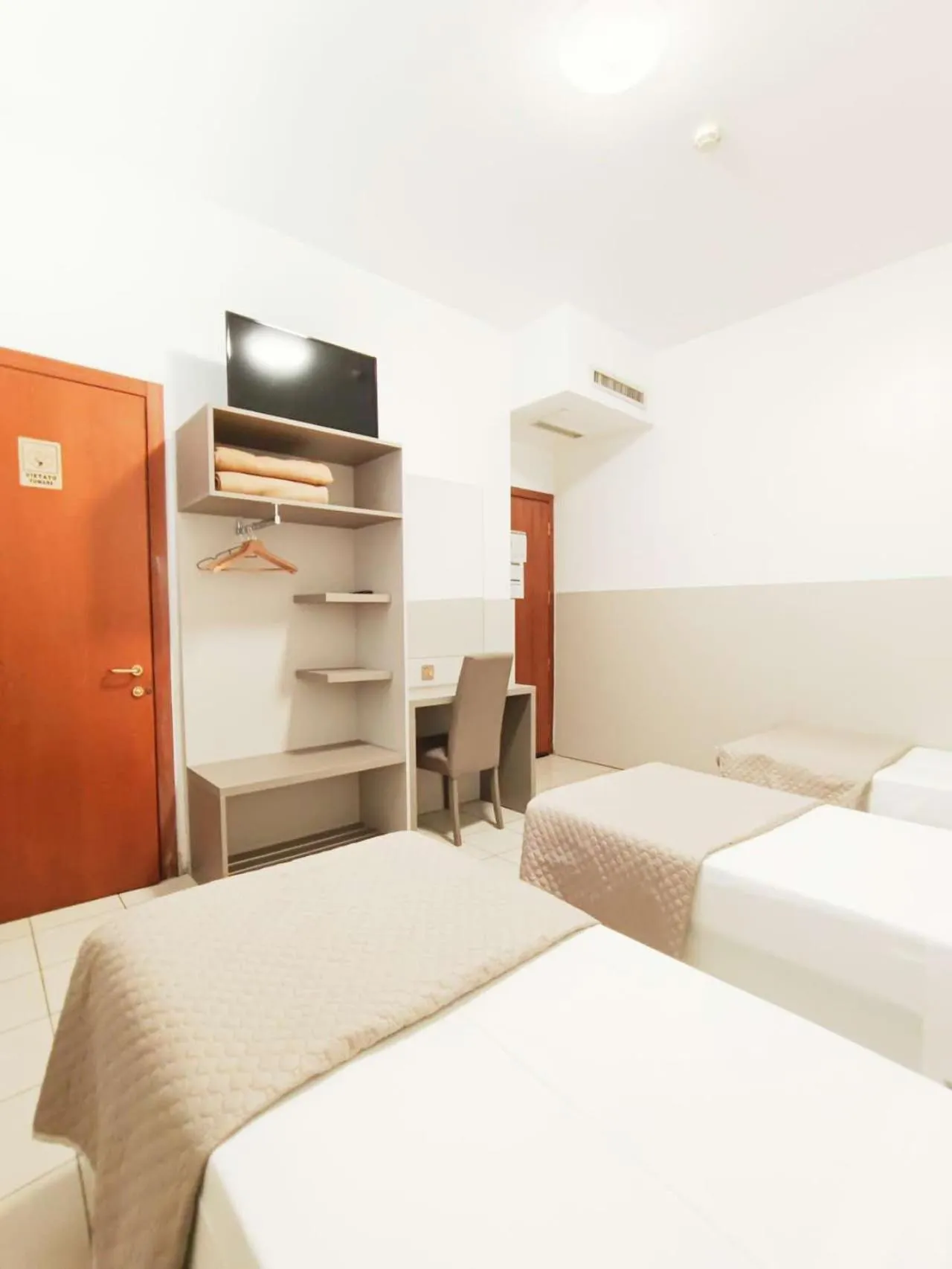 Bed in Hotel Mondial