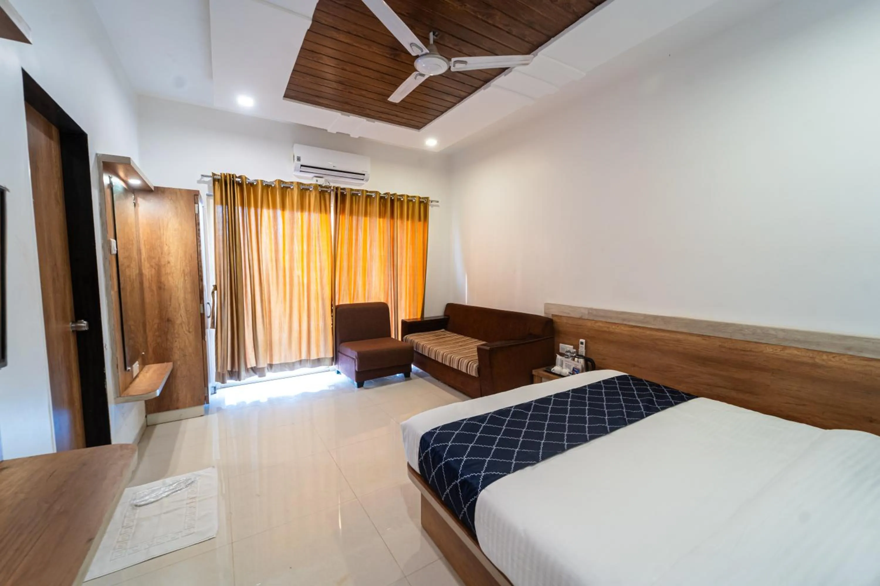 Bed in Strawberry King Resort