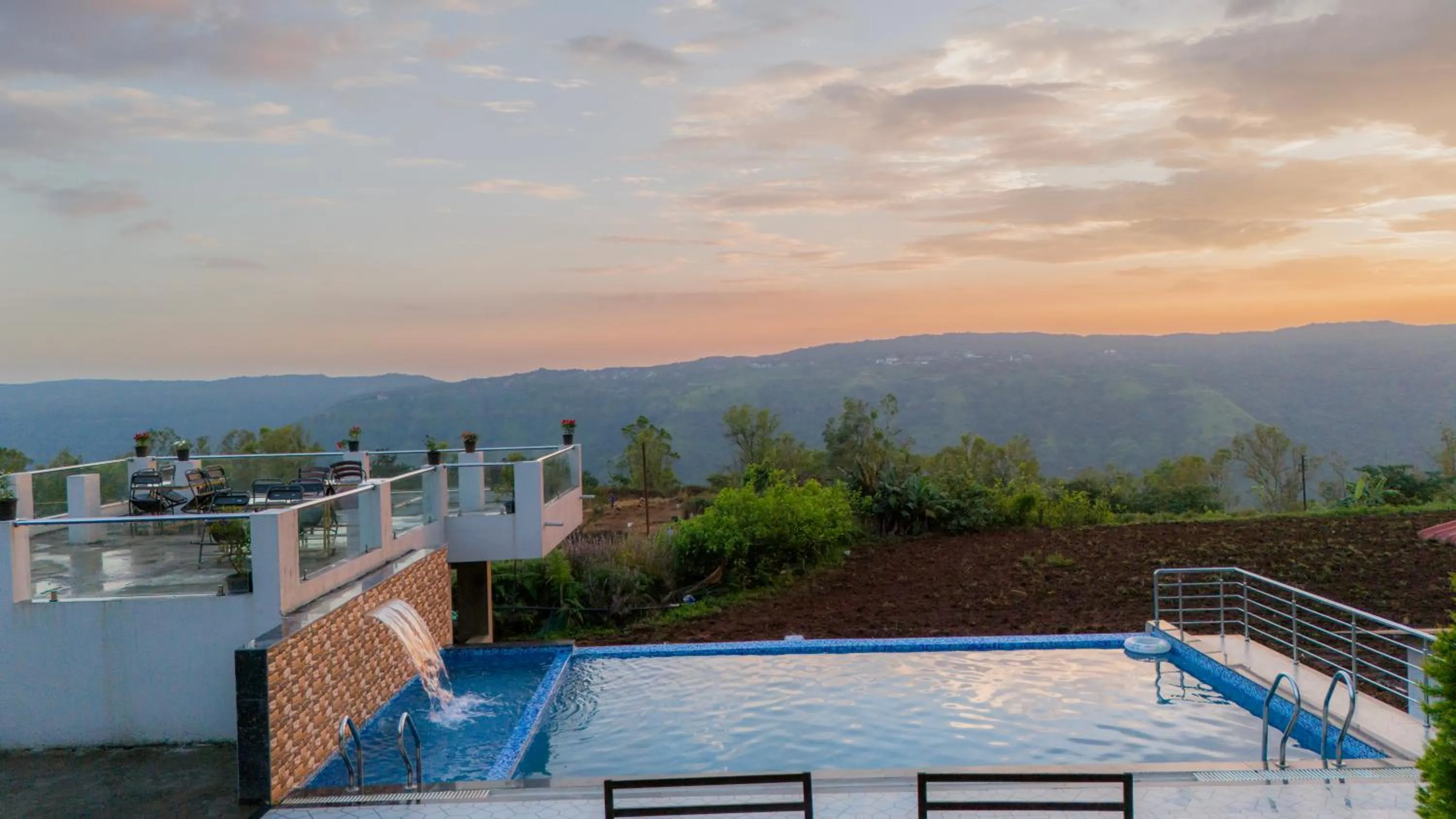 Strawberry King Resort