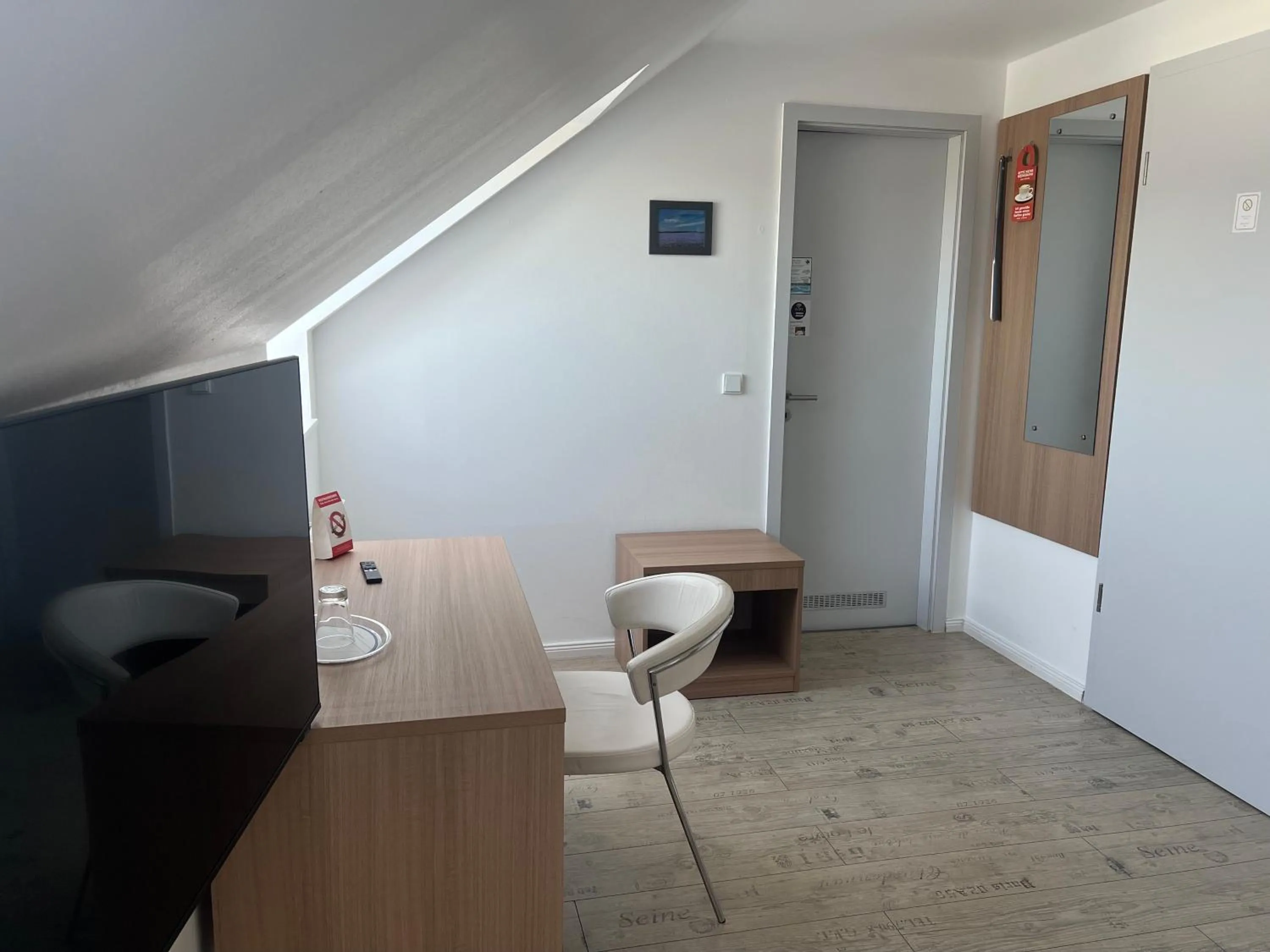 Photo of the whole room in Hotel am Theater