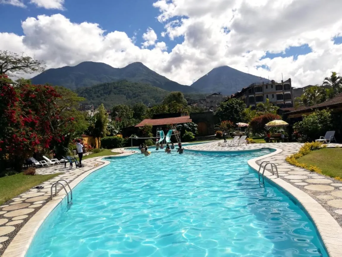 Swimming pool in Hotel Tiosh Abaj