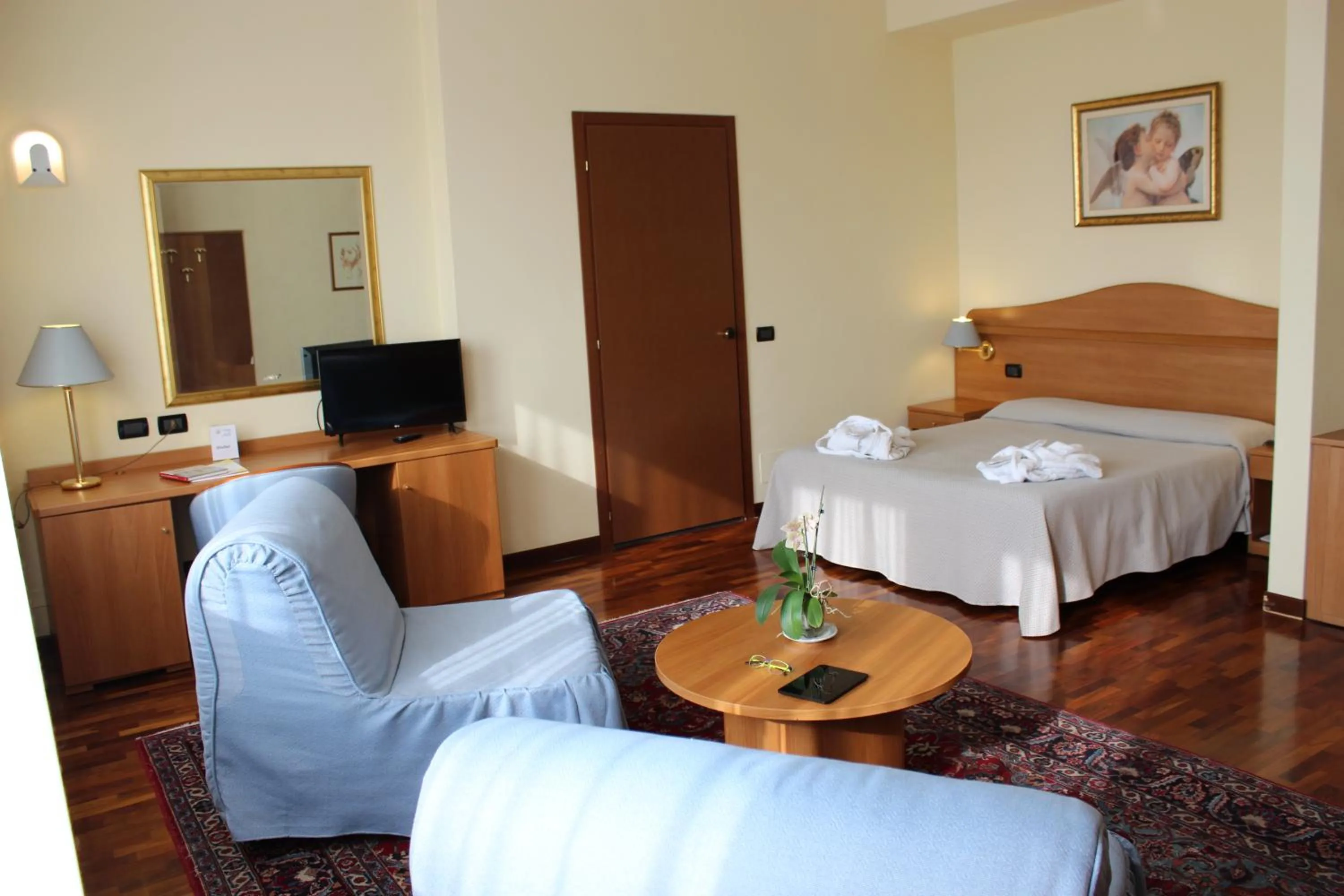 Living room, Bed in Hotel Il Duca d'Este