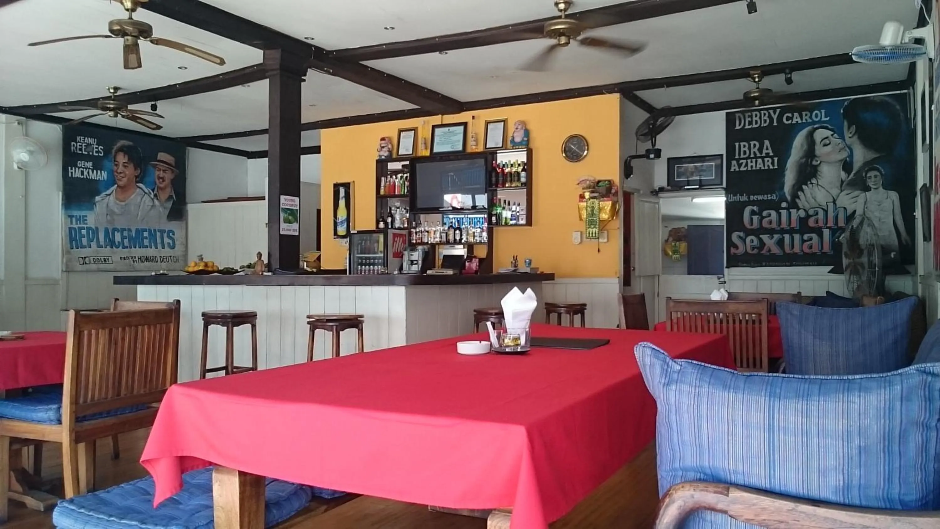 Restaurant/places to eat in Zen inn