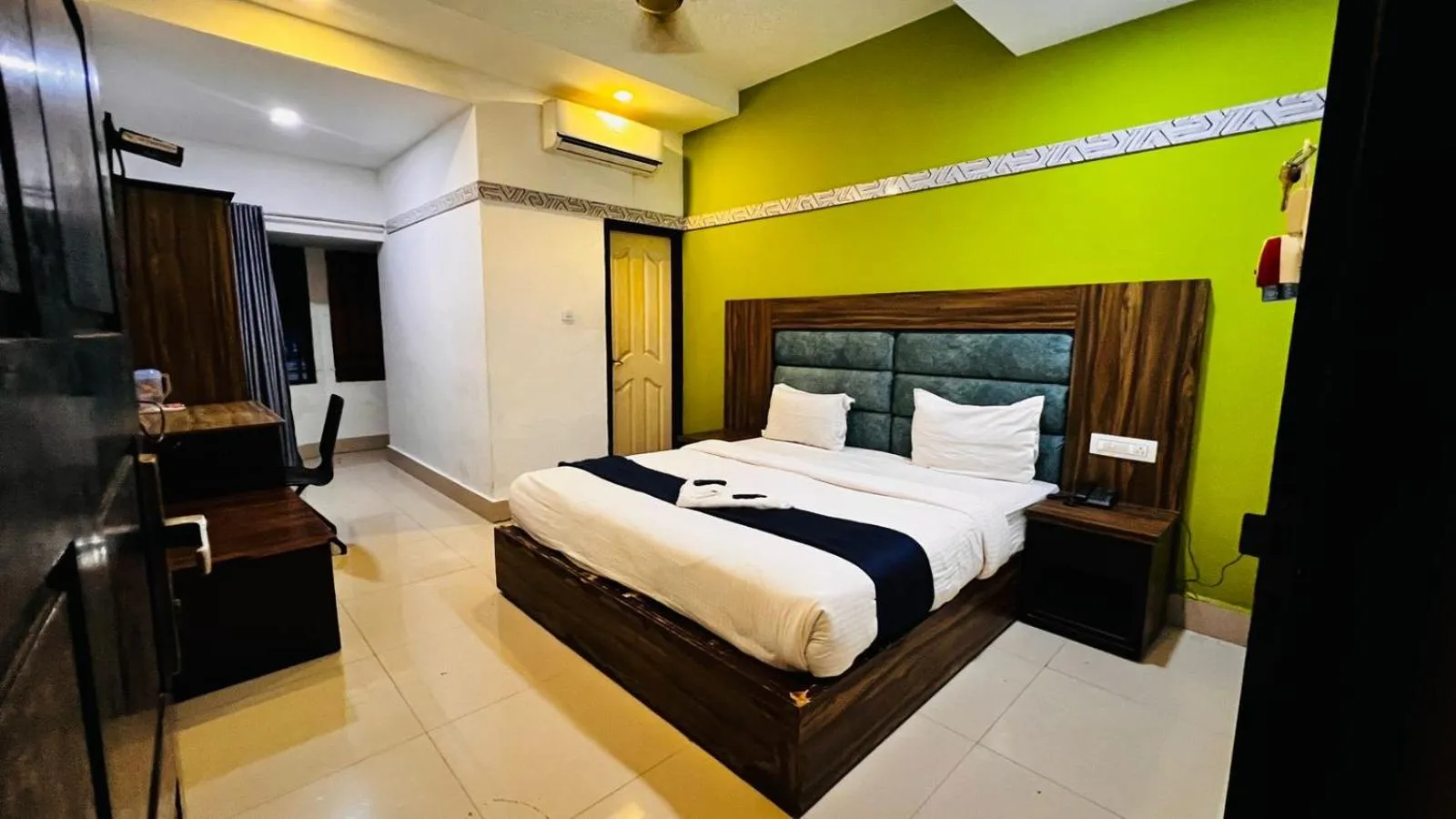 Bed in Queens Residency - Kochi