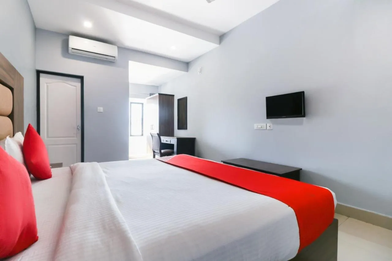 Bed in Queens Residency - Kochi
