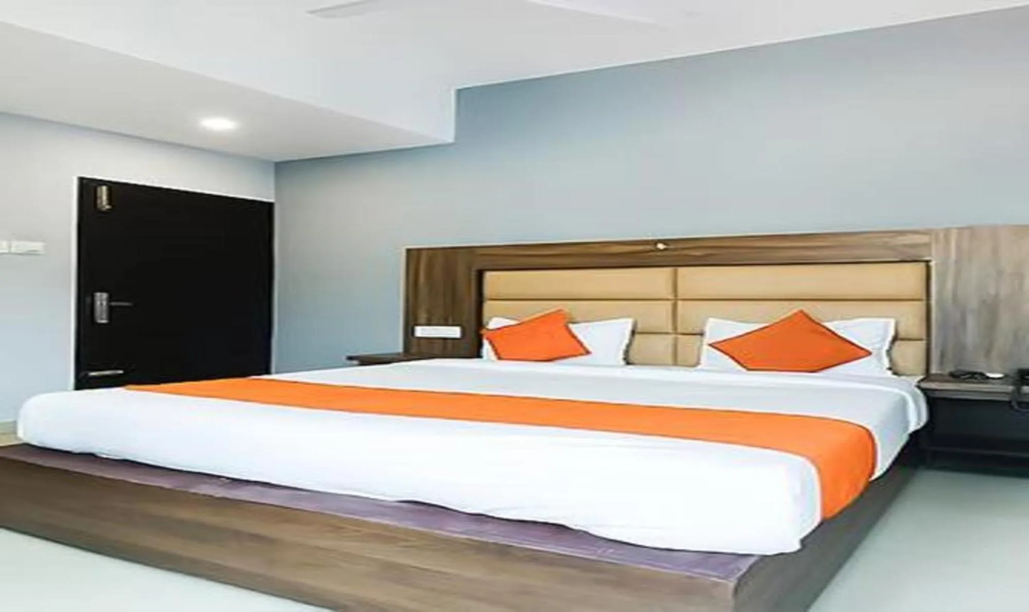 Bed in Queens Residency - Kochi