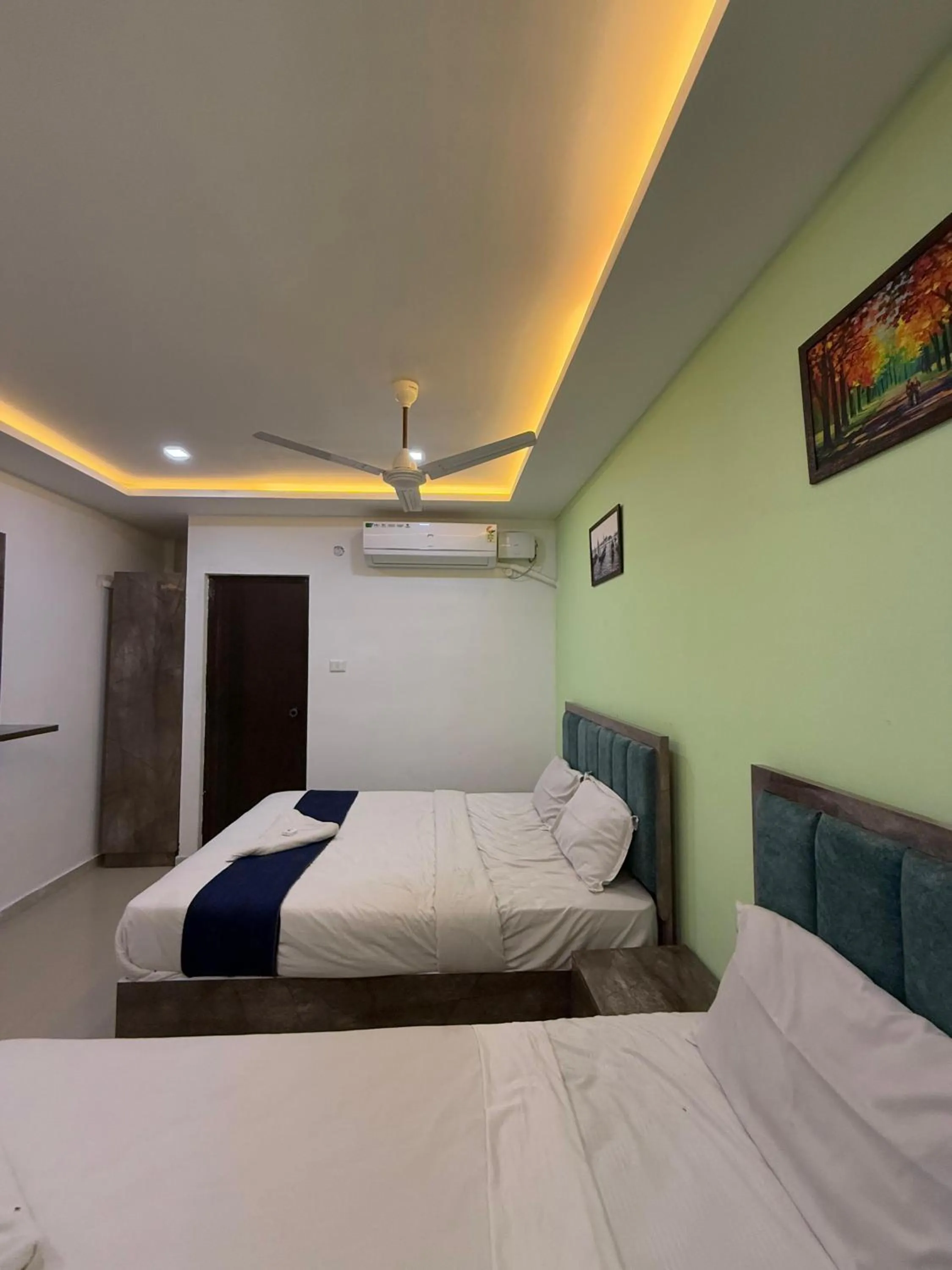 Bed in Queens Residency - Kochi