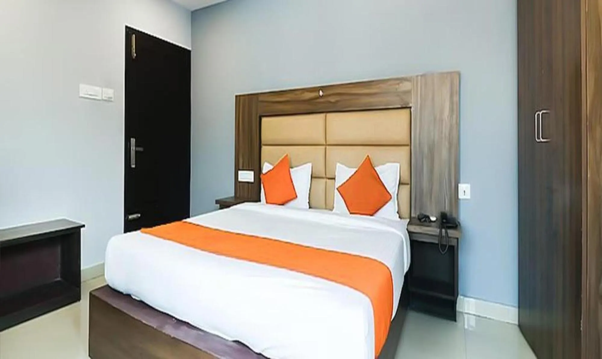 Bed in Queens Residency - Kochi