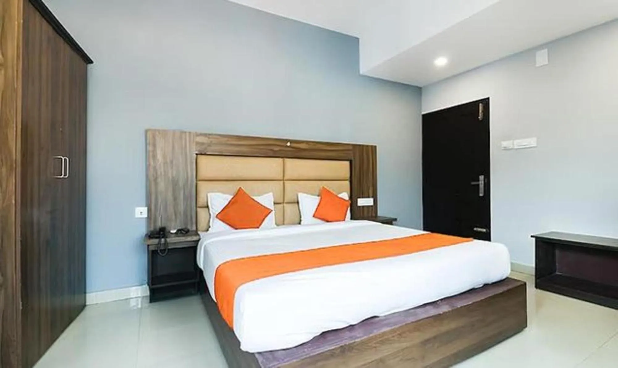 Bed in Queens Residency - Kochi