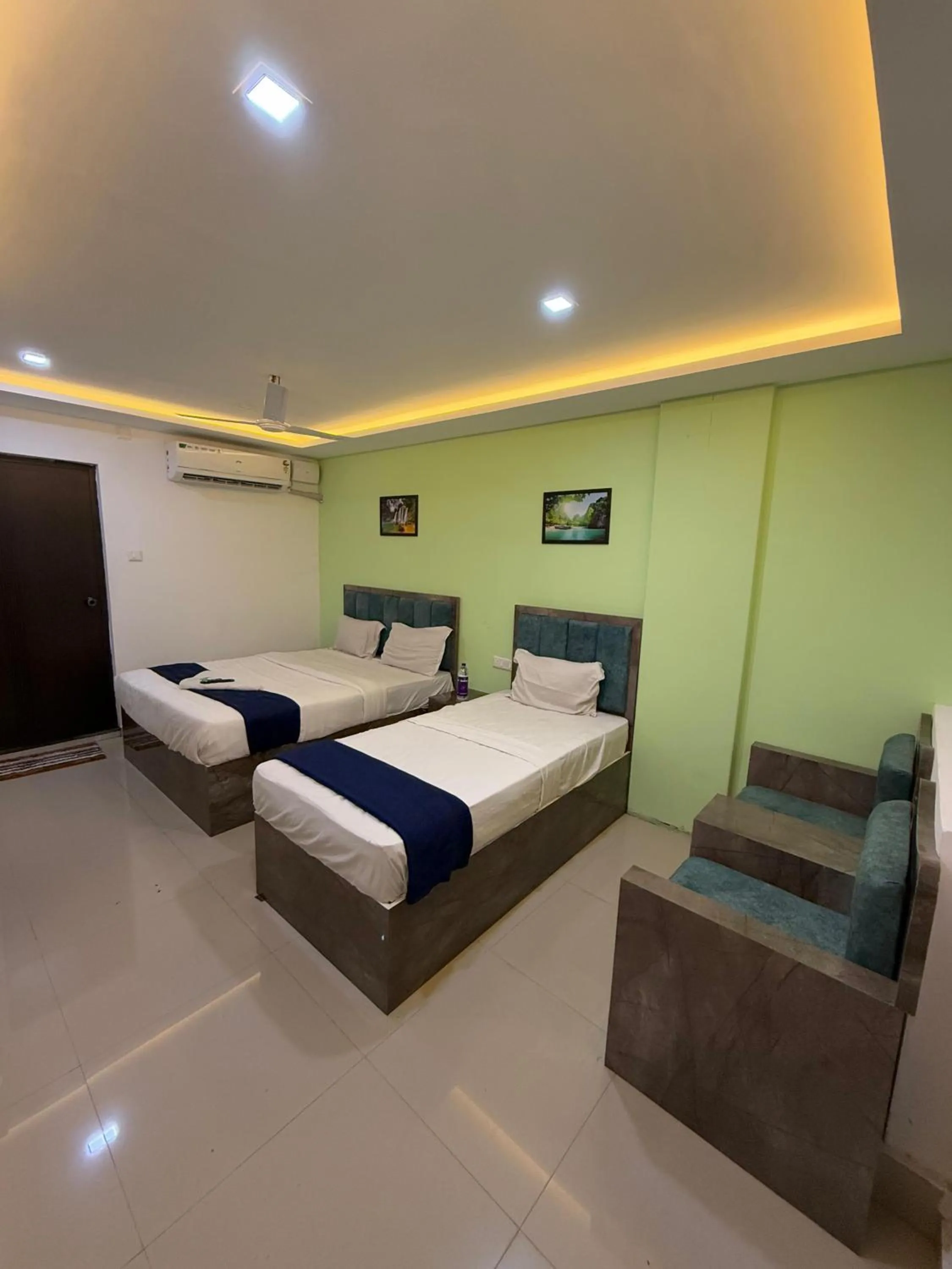 Bed in Queens Residency - Kochi