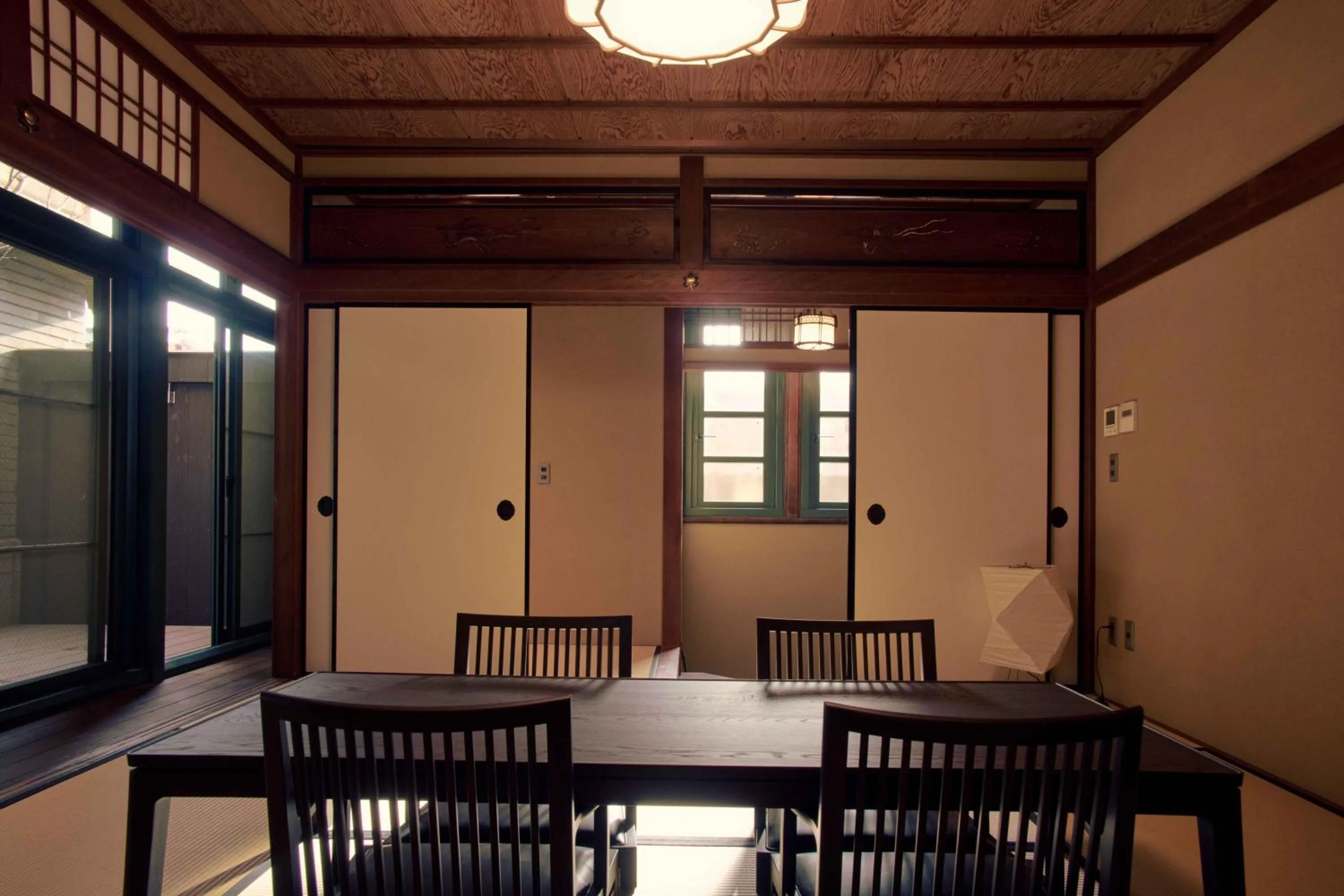 Photo of the whole room in Marufukuro