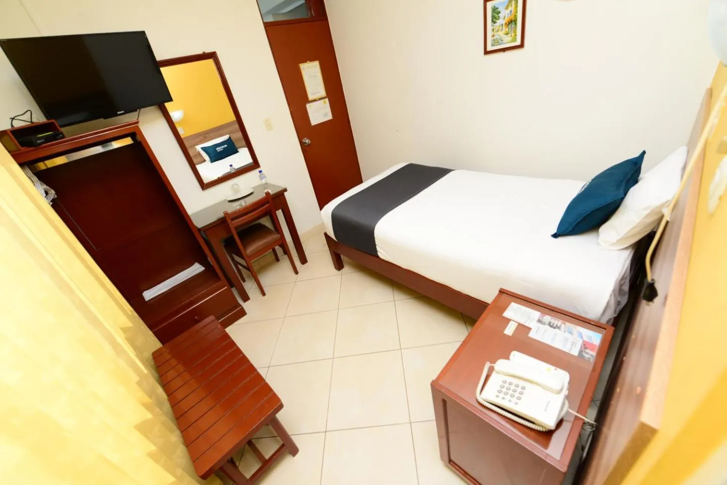 TV and multimedia, Bed in Hotel Santa Rosa