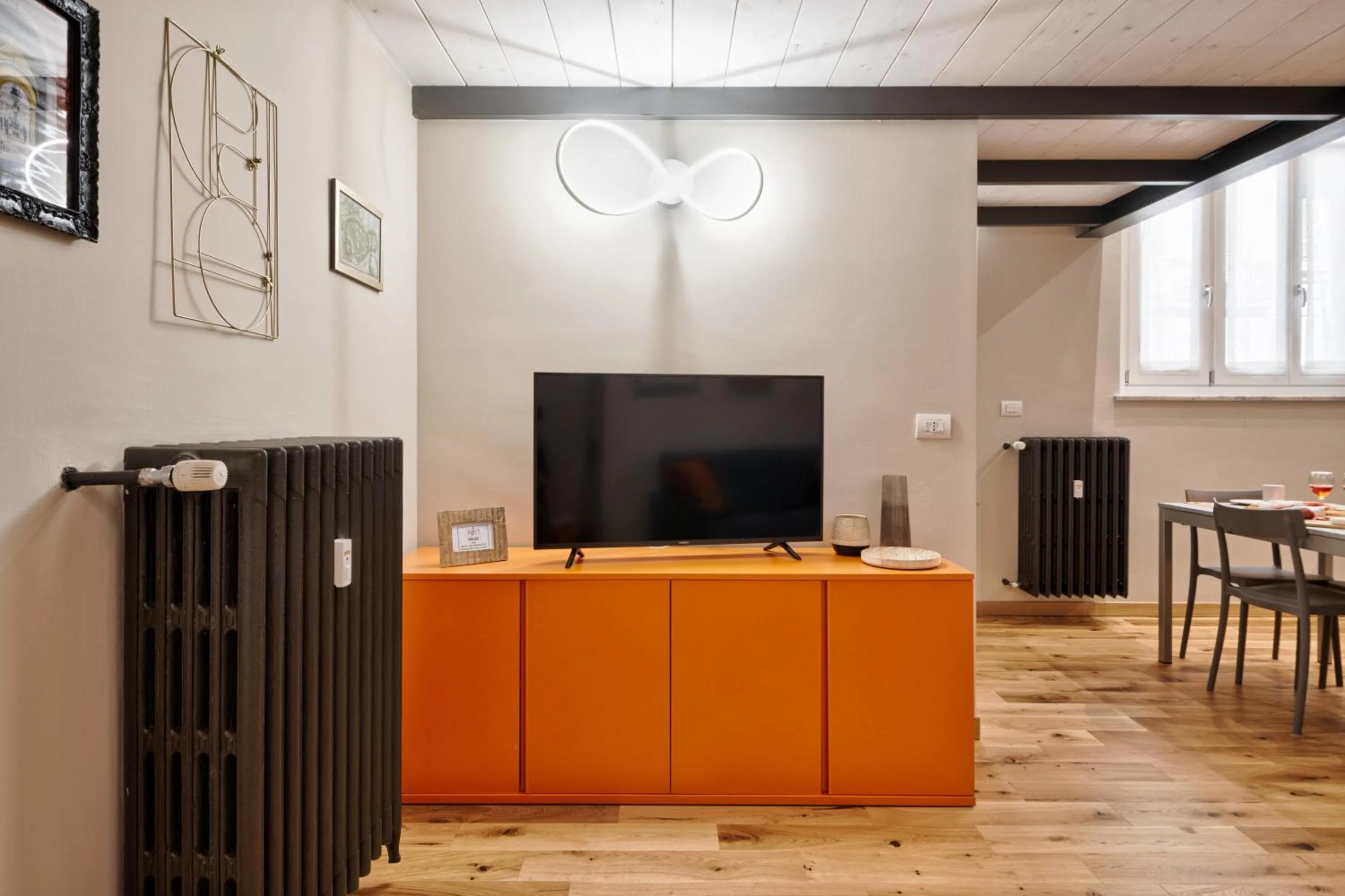 TV and multimedia in Casa ALELI' by Apartments To Art