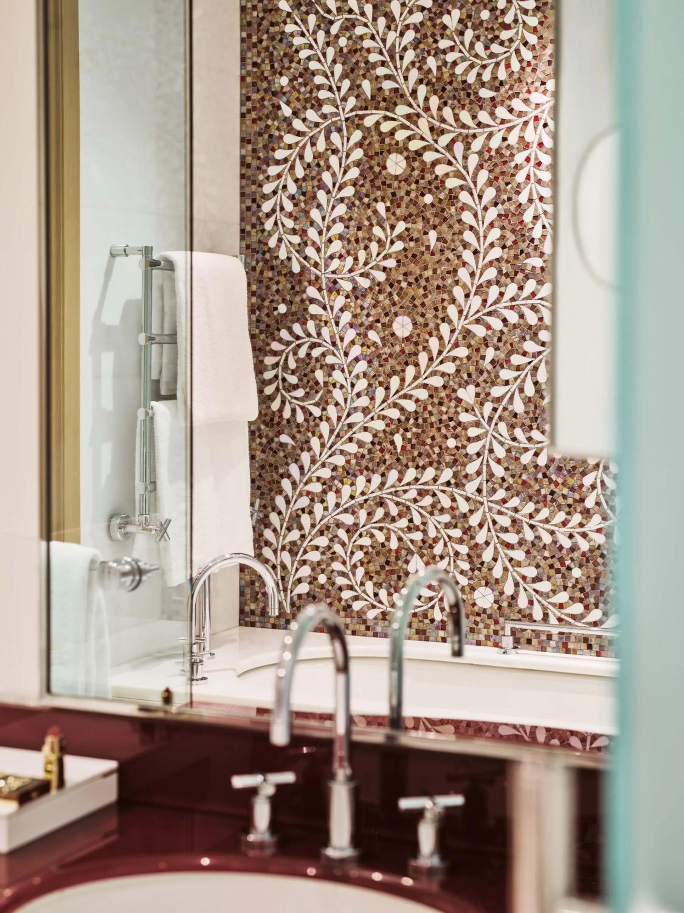 Bathroom in Hotel Principe Di Savoia - Dorchester Collection