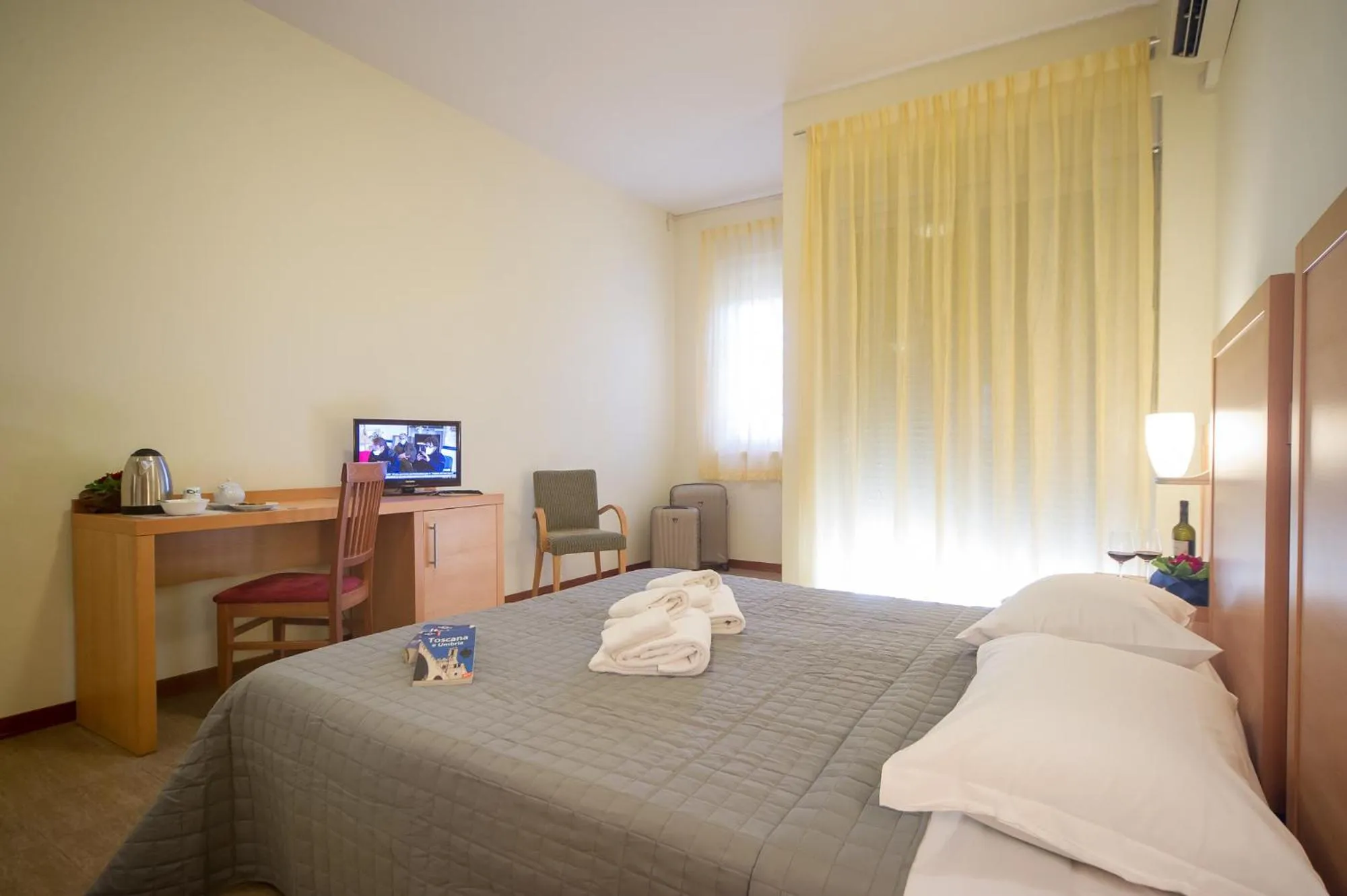 Bedroom, Bed in Hotel Foresteria