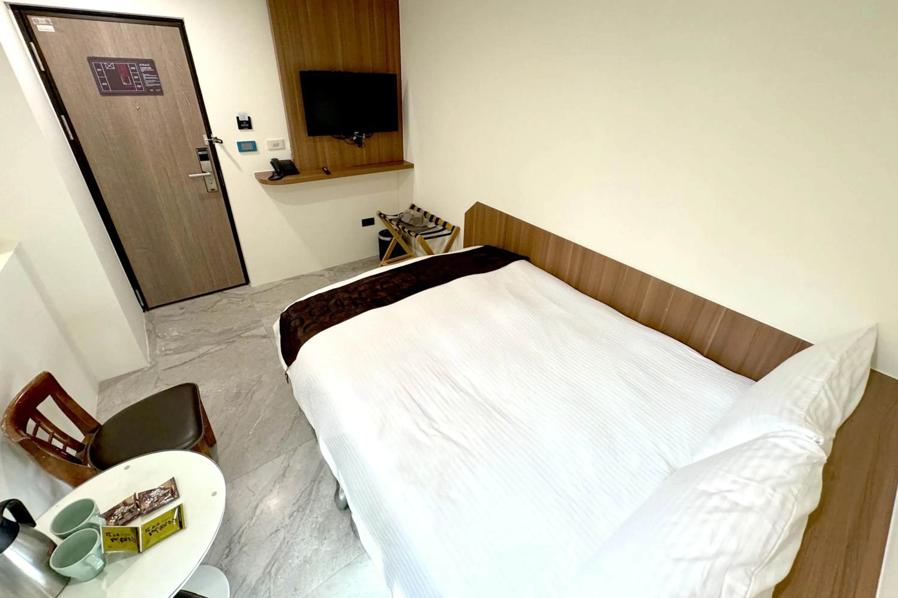 Photo of the whole room, Bed in Dafong Hotel