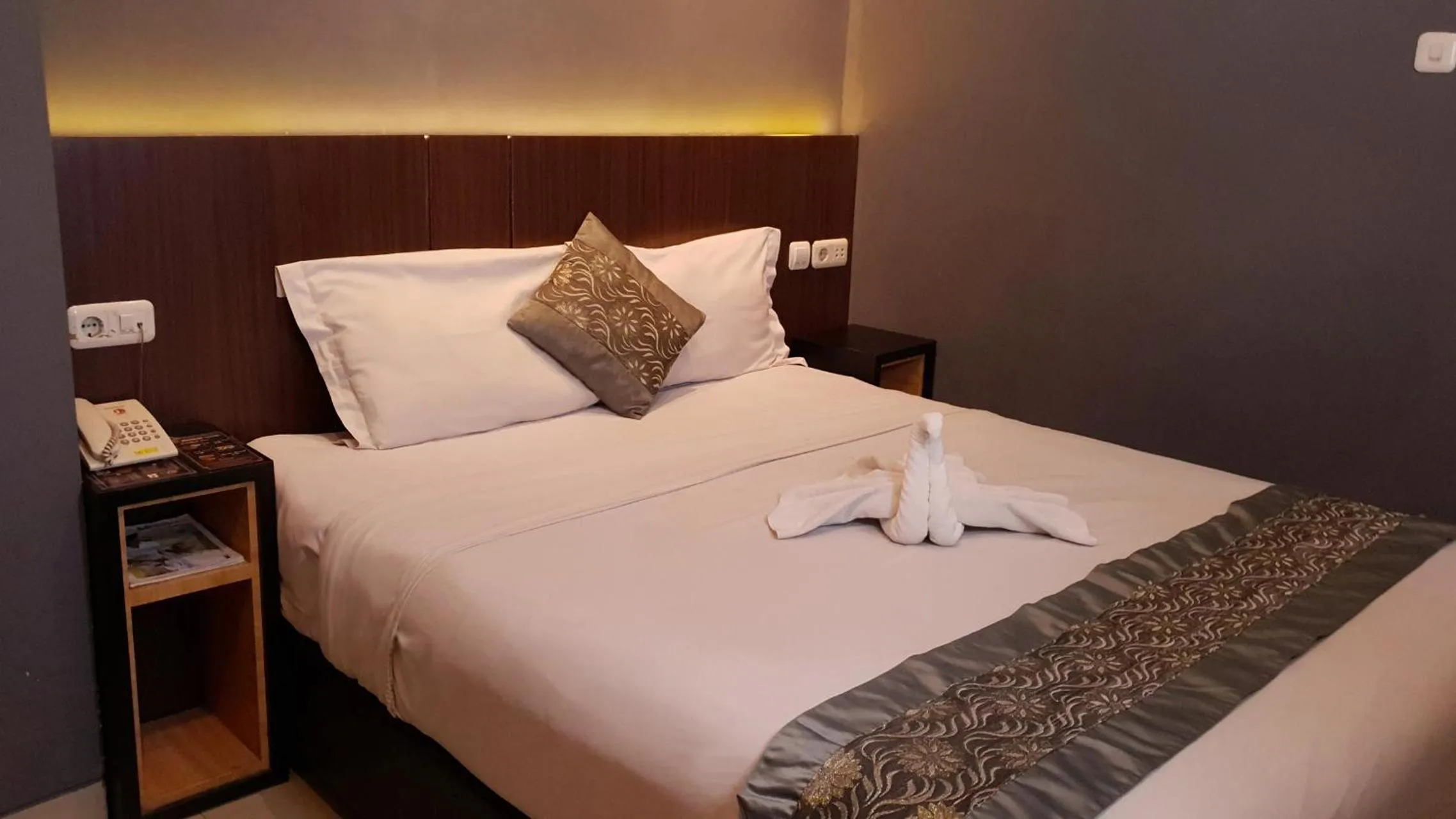 Bedroom, Bed in Sunrise Hotel Jogja