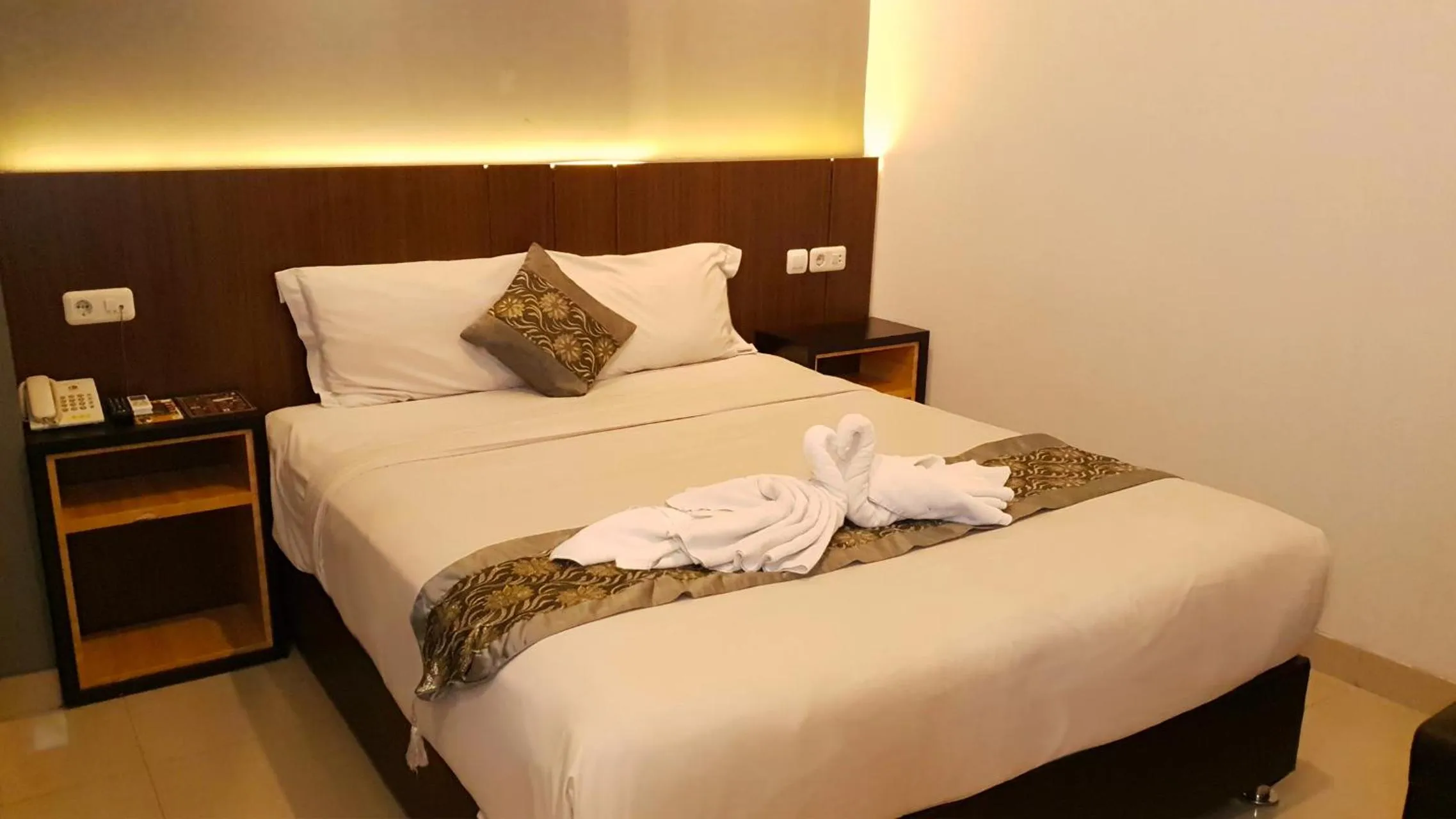 Bedroom, Bed in Sunrise Hotel Jogja