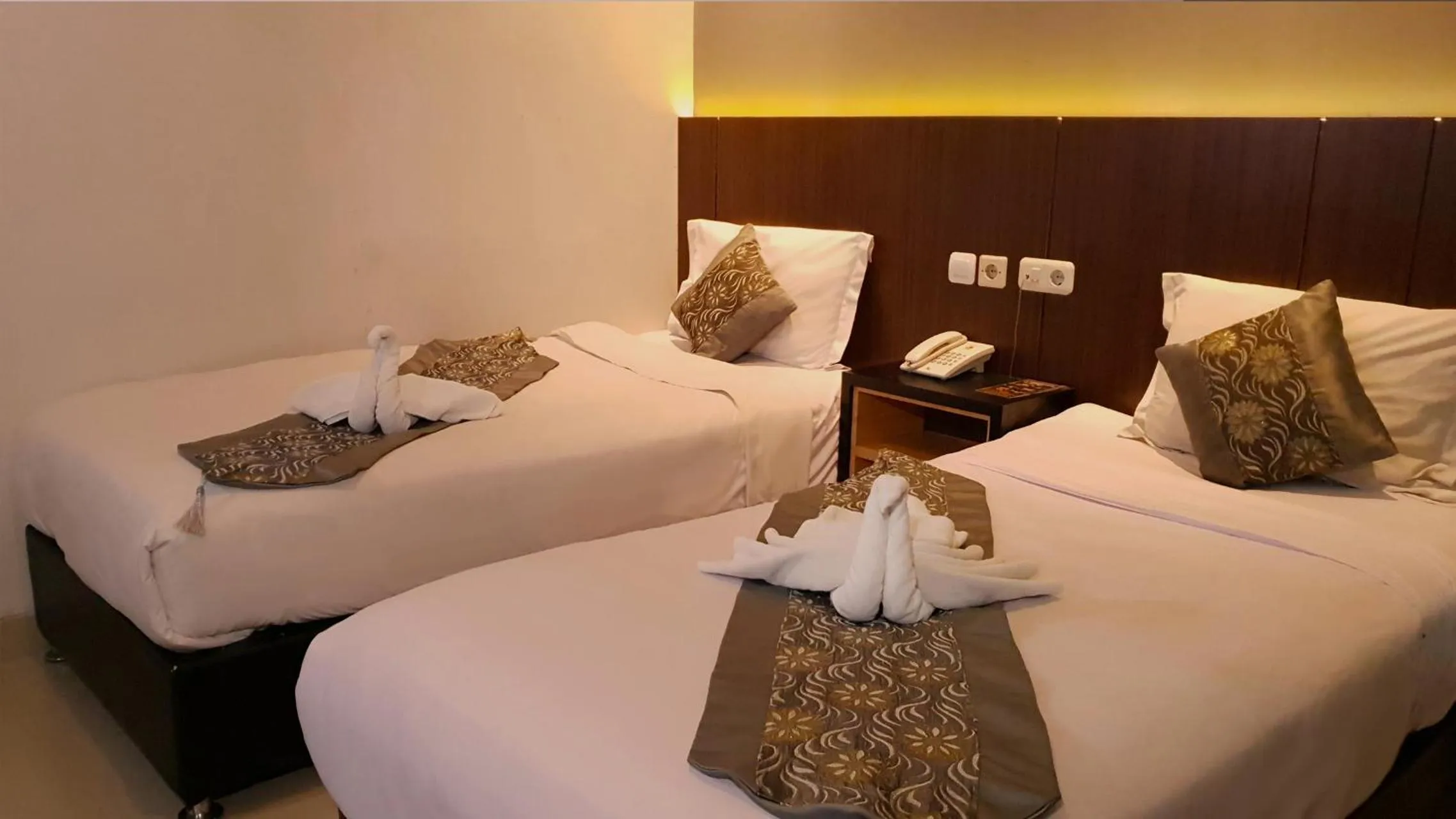 Bedroom, Bed in Sunrise Hotel Jogja