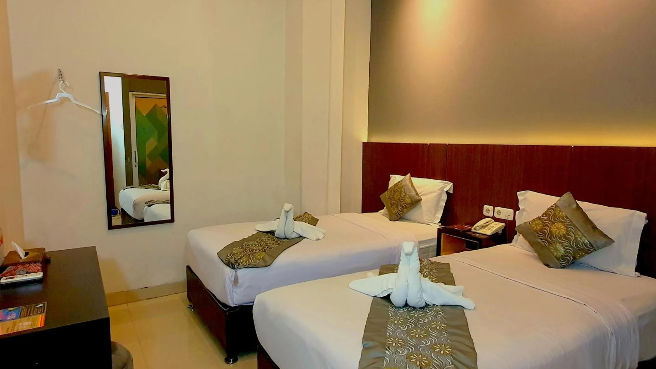Bedroom, Bed in Sunrise Hotel Jogja