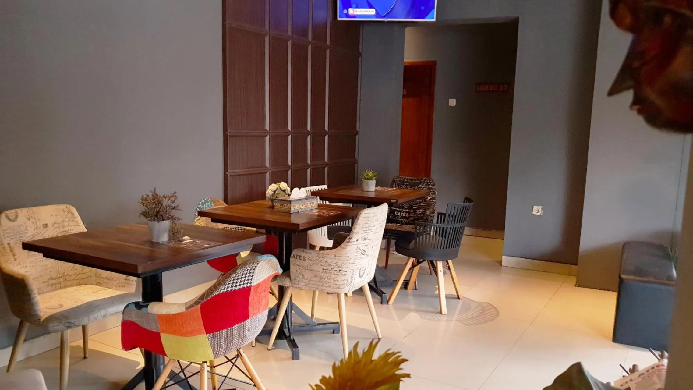 Restaurant/places to eat in Sunrise Hotel Jogja