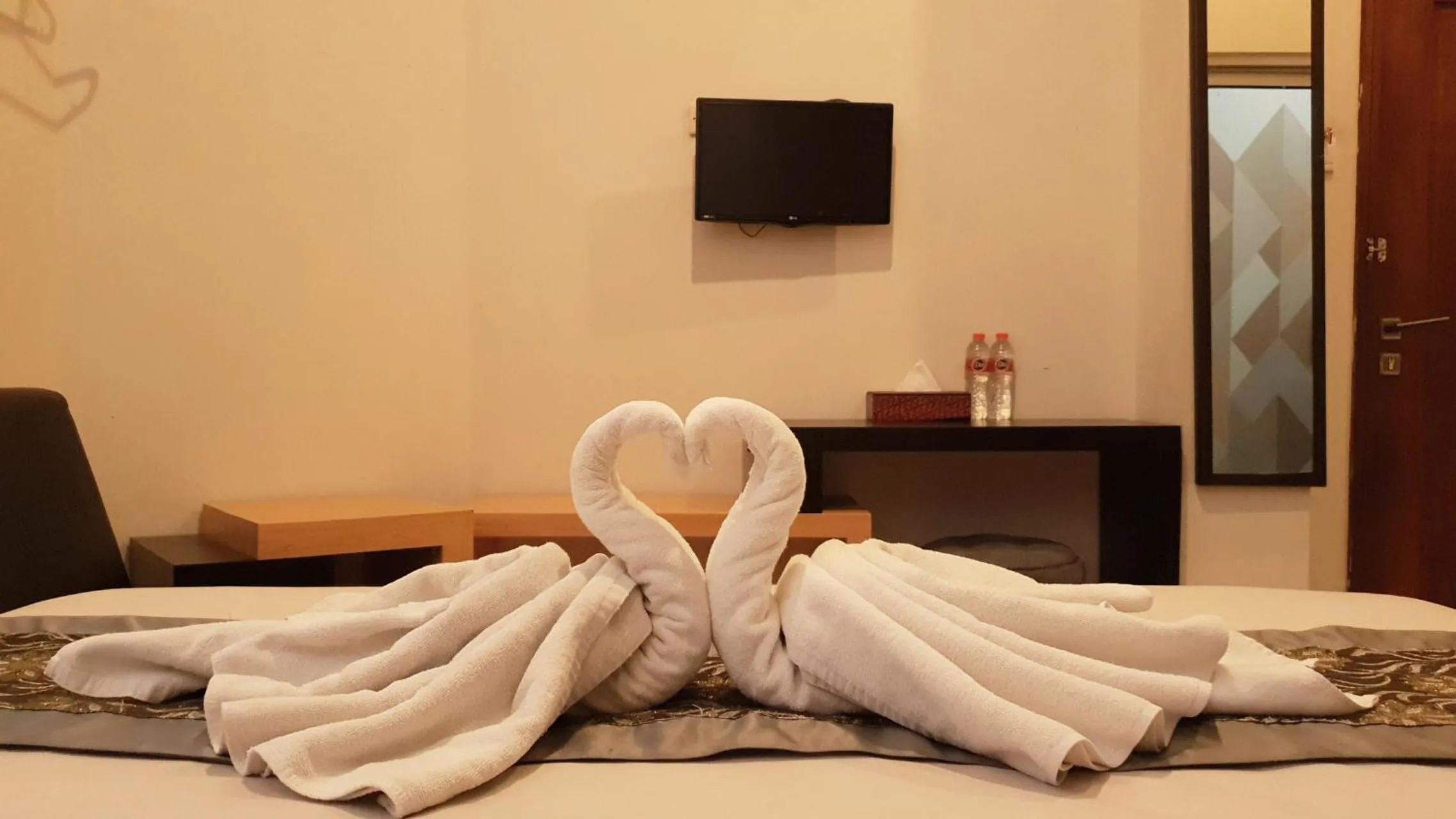 Bedroom, Bed in Sunrise Hotel Jogja