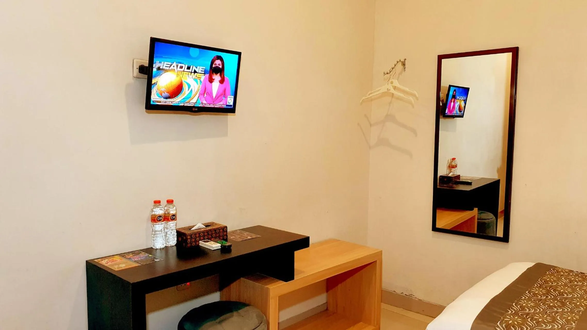 Bedroom, Bed in Sunrise Hotel Jogja