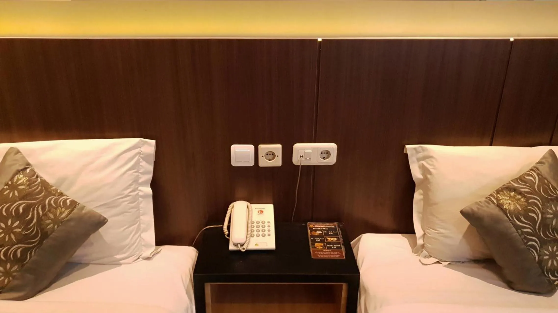 Bedroom, Bed in Sunrise Hotel Jogja