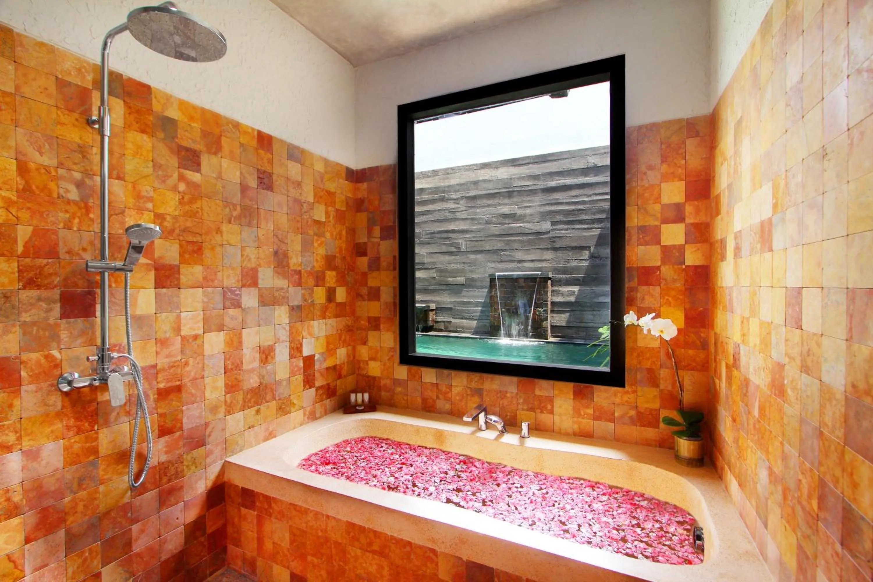 Shower in Bracha Villas Bali