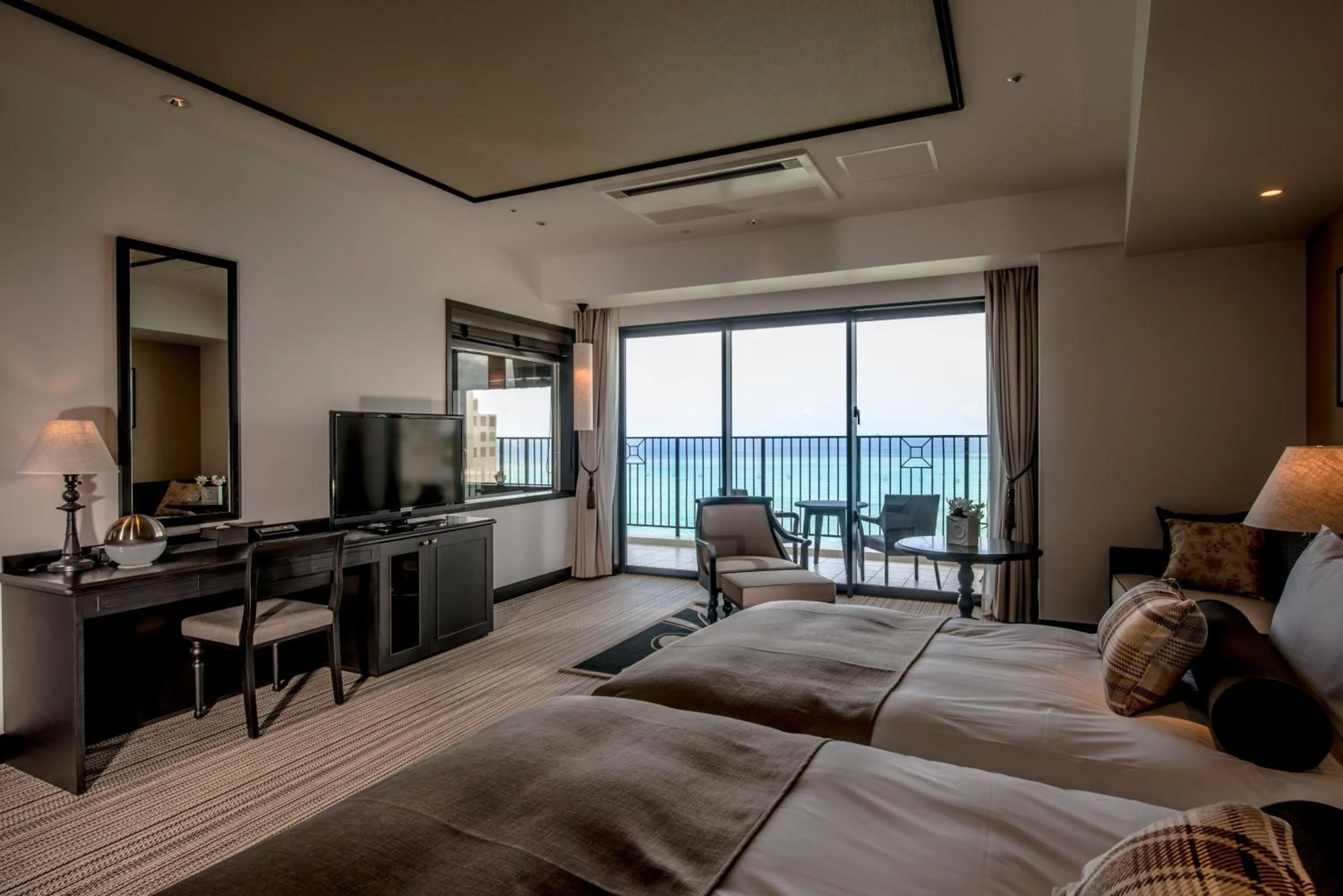 Photo of the whole room, Bed in Hotel Monterey Okinawa Spa & Resort
