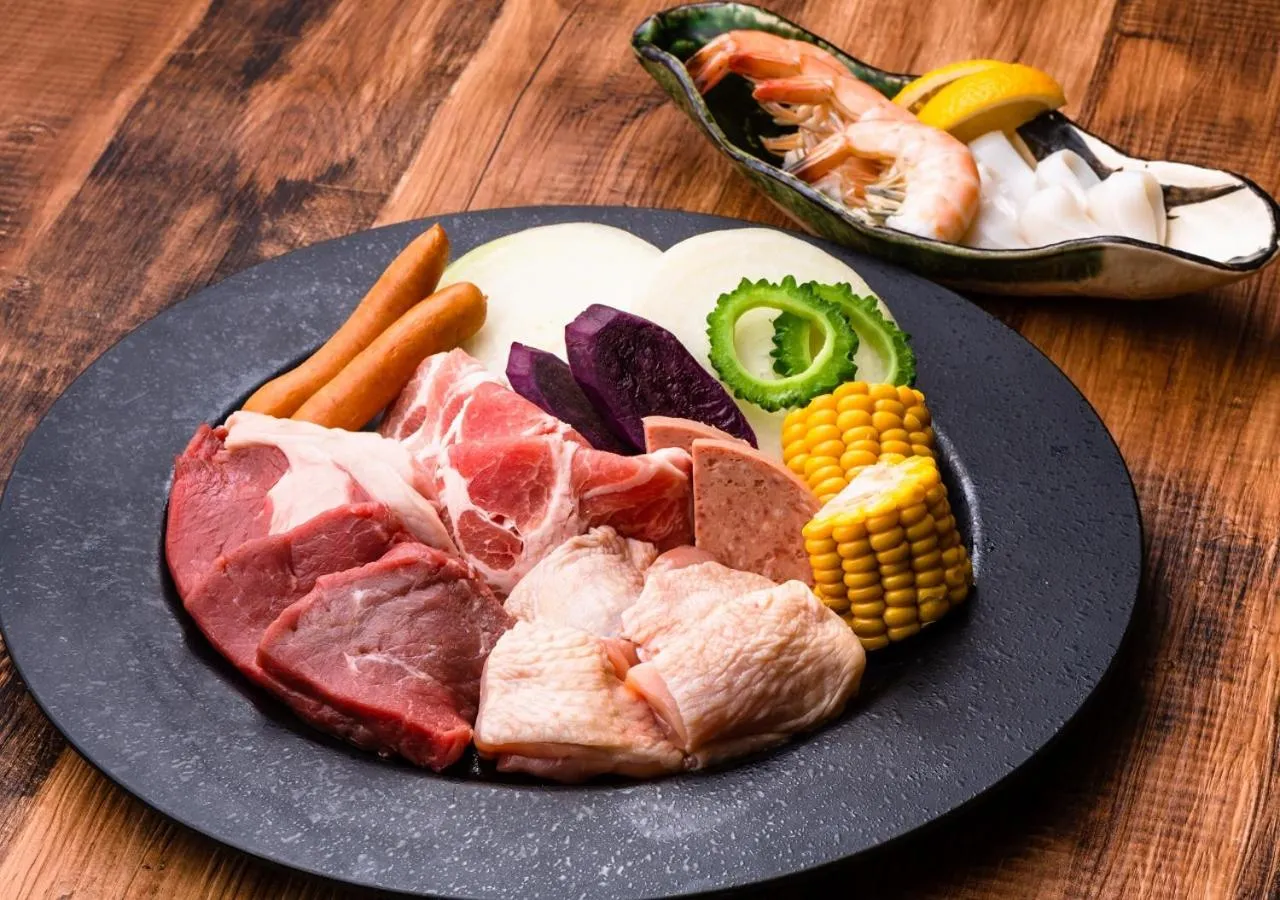 Restaurant/places to eat in Hotel Monterey Okinawa Spa & Resort