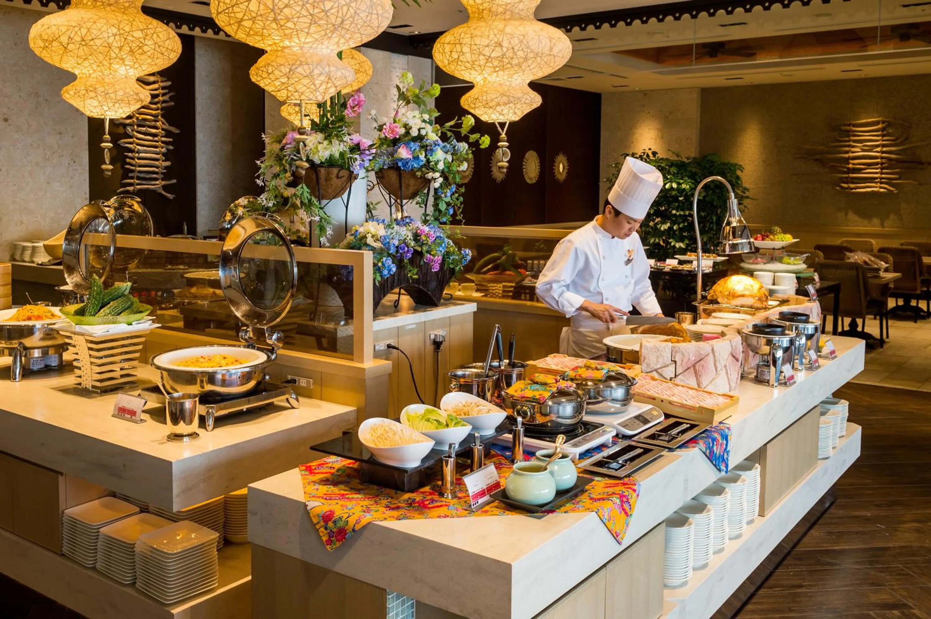 Restaurant/places to eat in Hotel Monterey Okinawa Spa & Resort