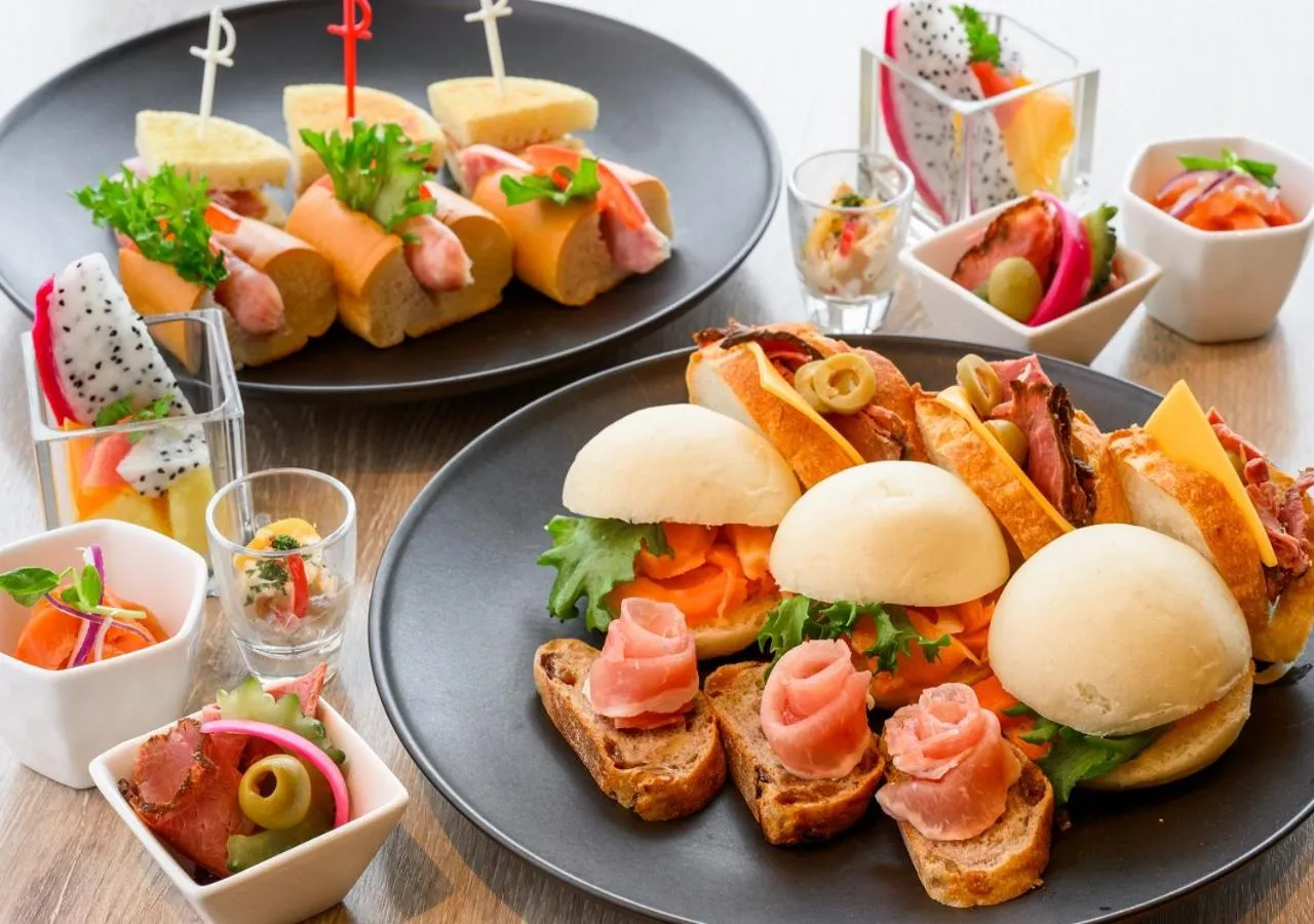 Restaurant/places to eat in Hotel Monterey Okinawa Spa & Resort