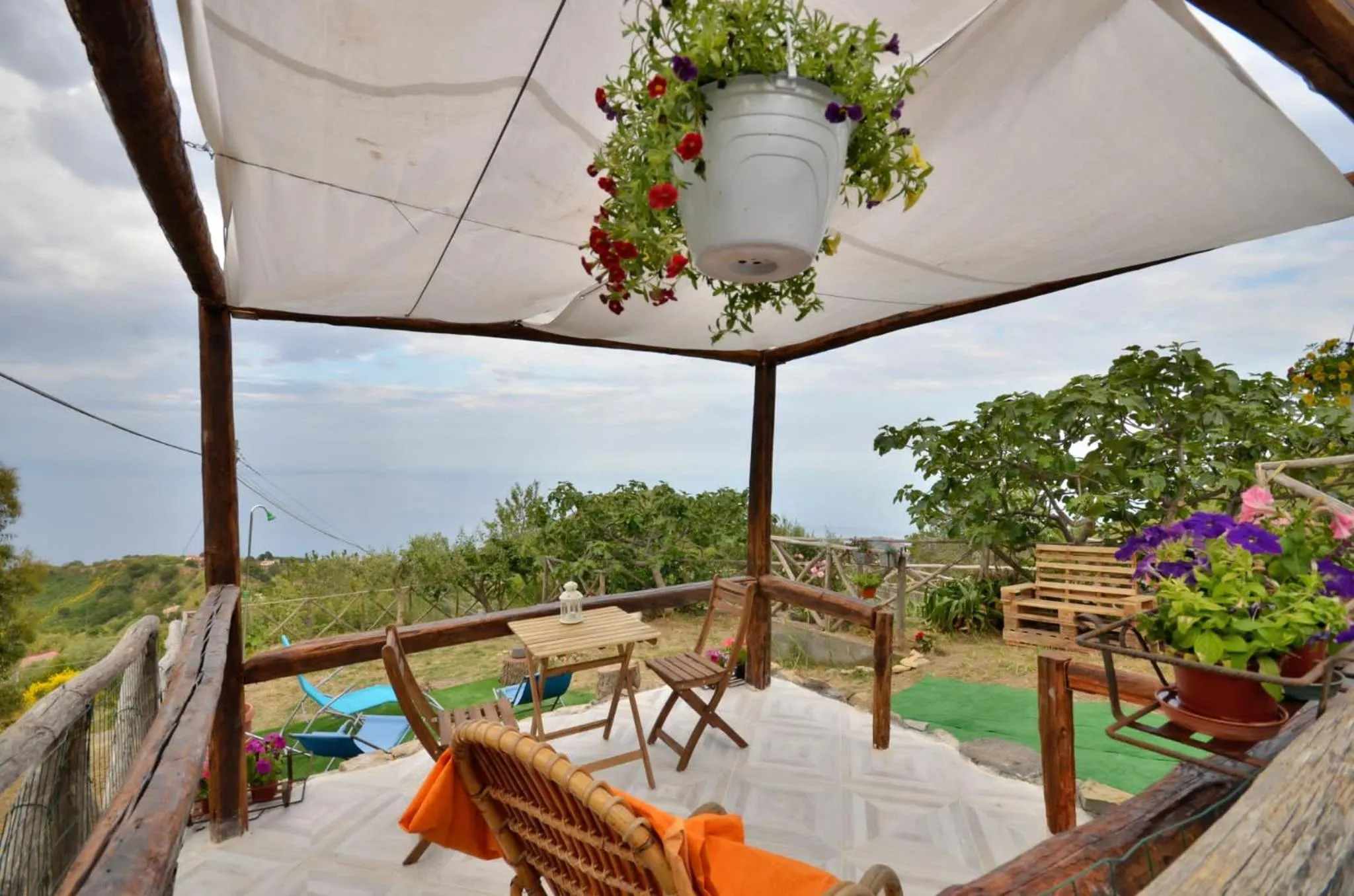 Garden view in Casa Sole Luna da Annalisa