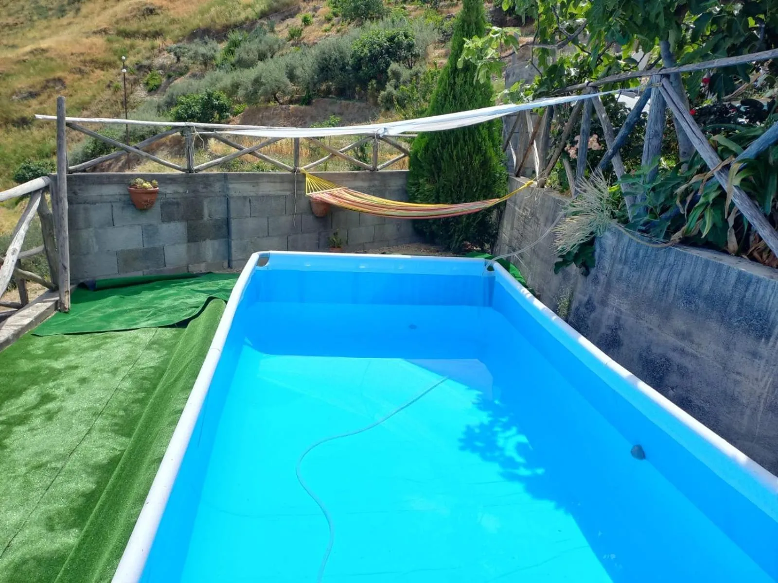 Pool view in Casa Sole Luna da Annalisa